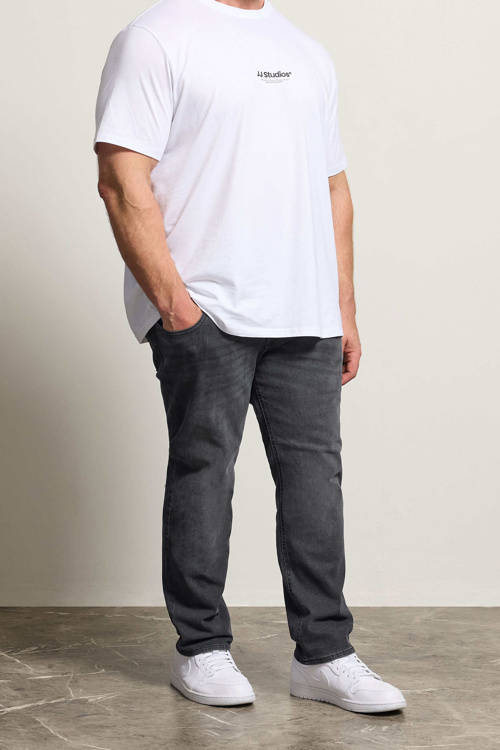 https://cdn.mandco.com/Images/ProductImages/000ee9f6-f91a-4a_703954_A.jpg