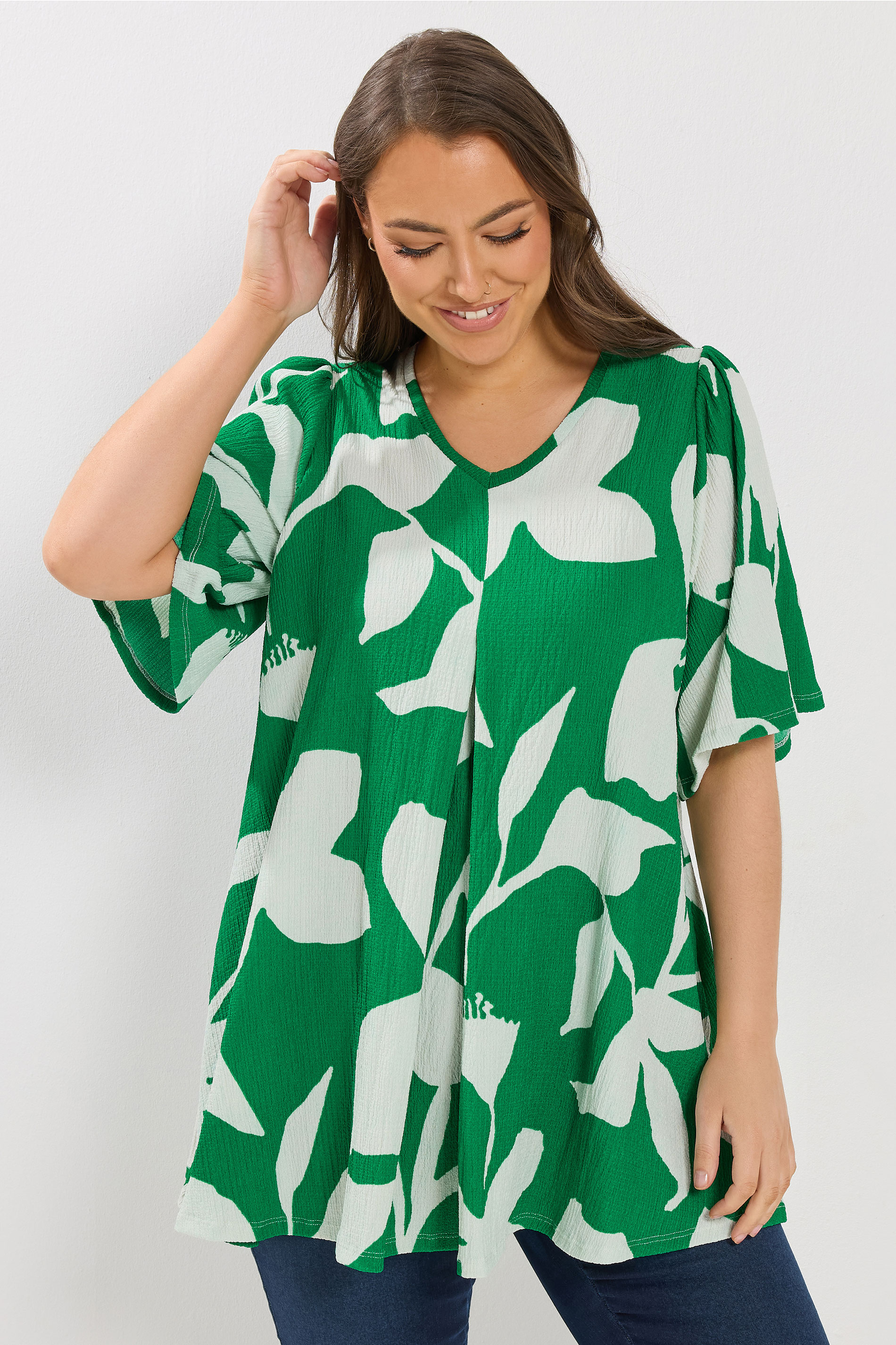 YOURS Plus Size Green Abstract Textured Pleat Front Top | Yours Clothing  3
