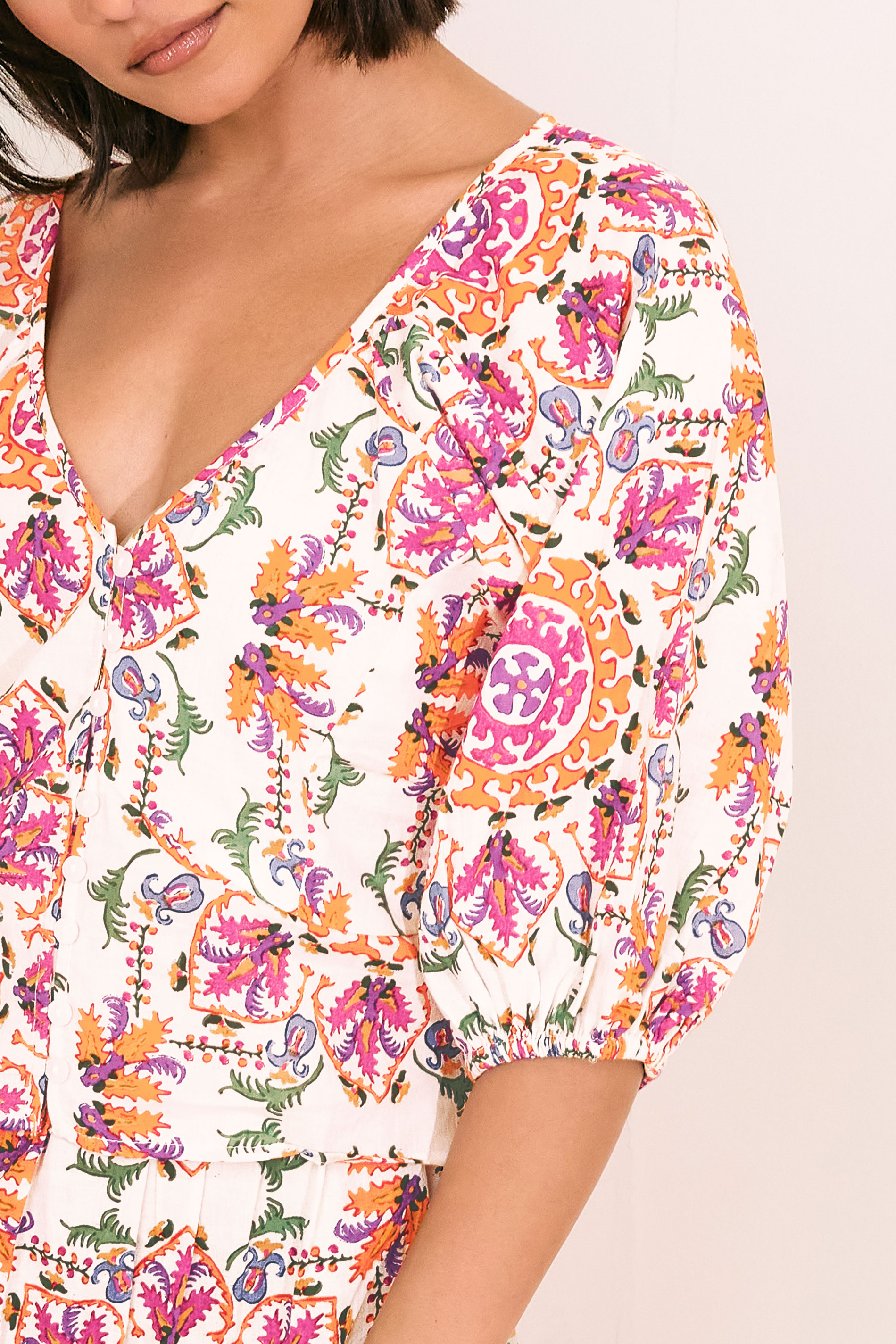 PixieGirl Petite Women's White Abstract Tile Cotton Puff Sleeve Top | PixieGirl 6