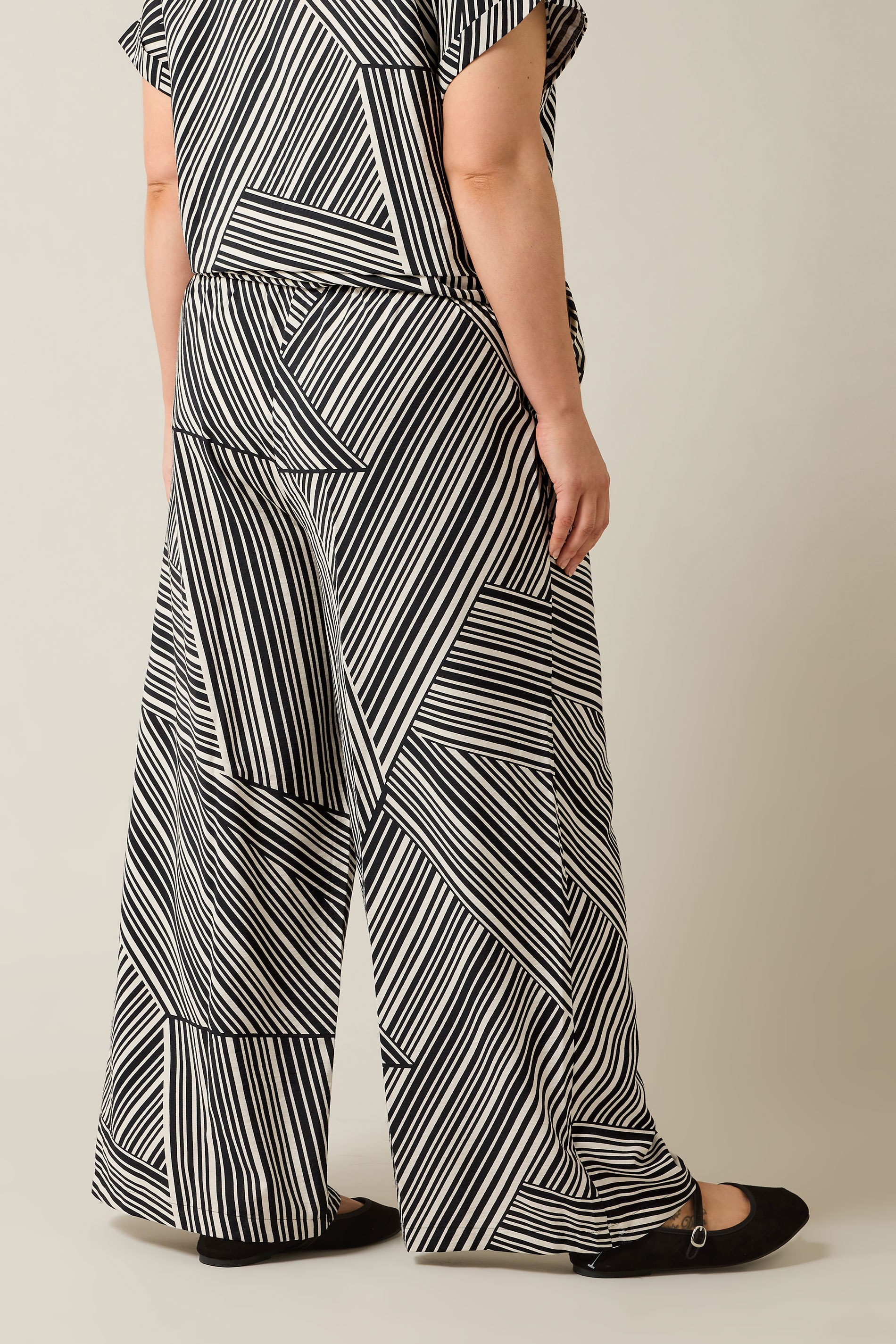 EVANS Plus Size Black Stripe Print Wide Leg Trousers | Evans 4