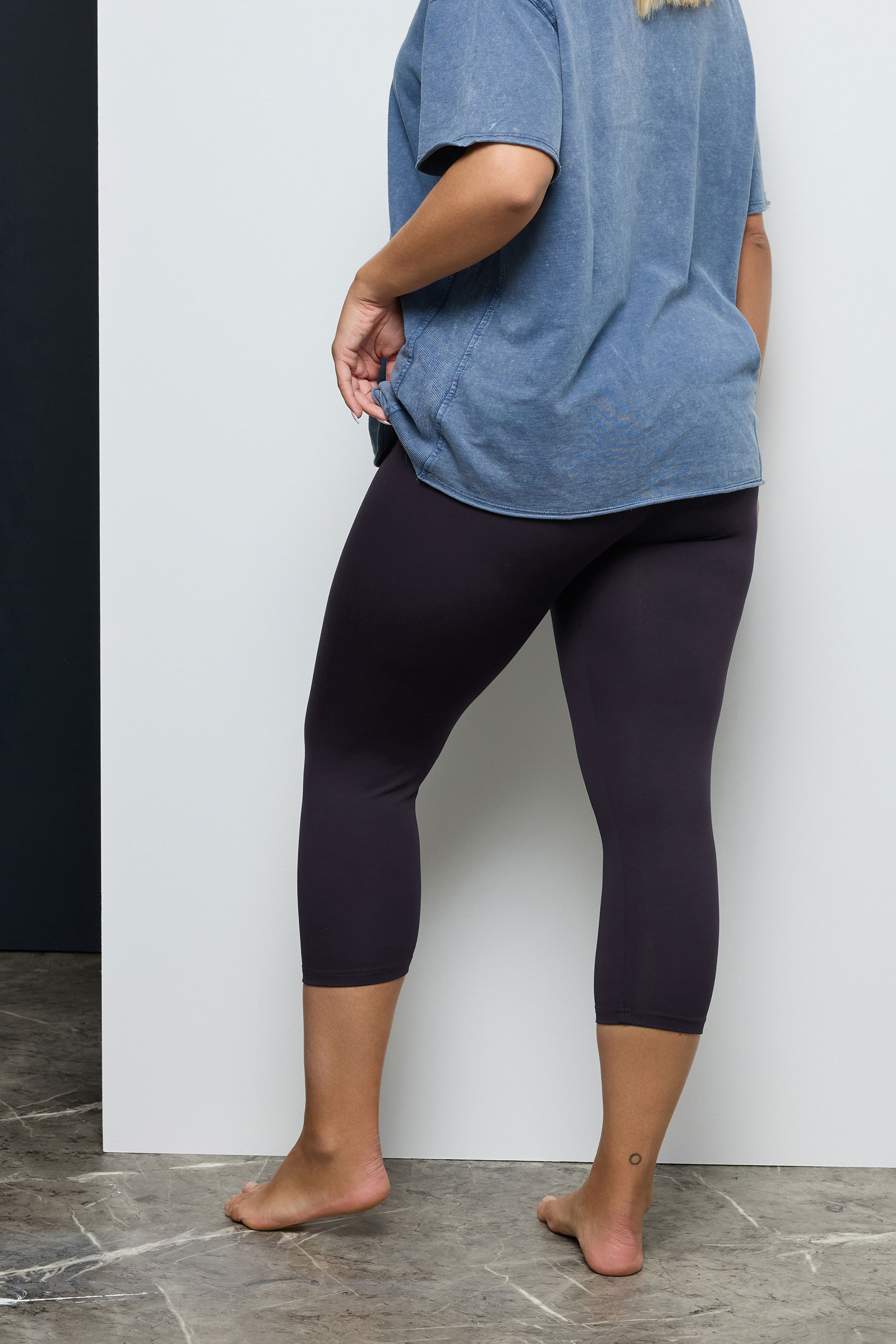 Plus Size YOURS FOR GOOD Navy Blue Cotton Stretch Cropped Leggings | Yours Clothing 2