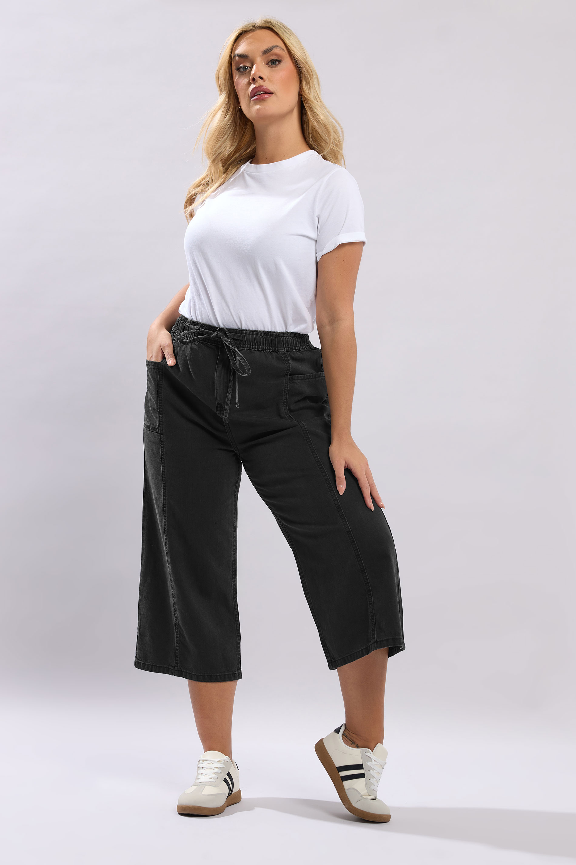 YOURS Plus Size Washed Black Cropped Denim Trousers | Yours Clothing 1