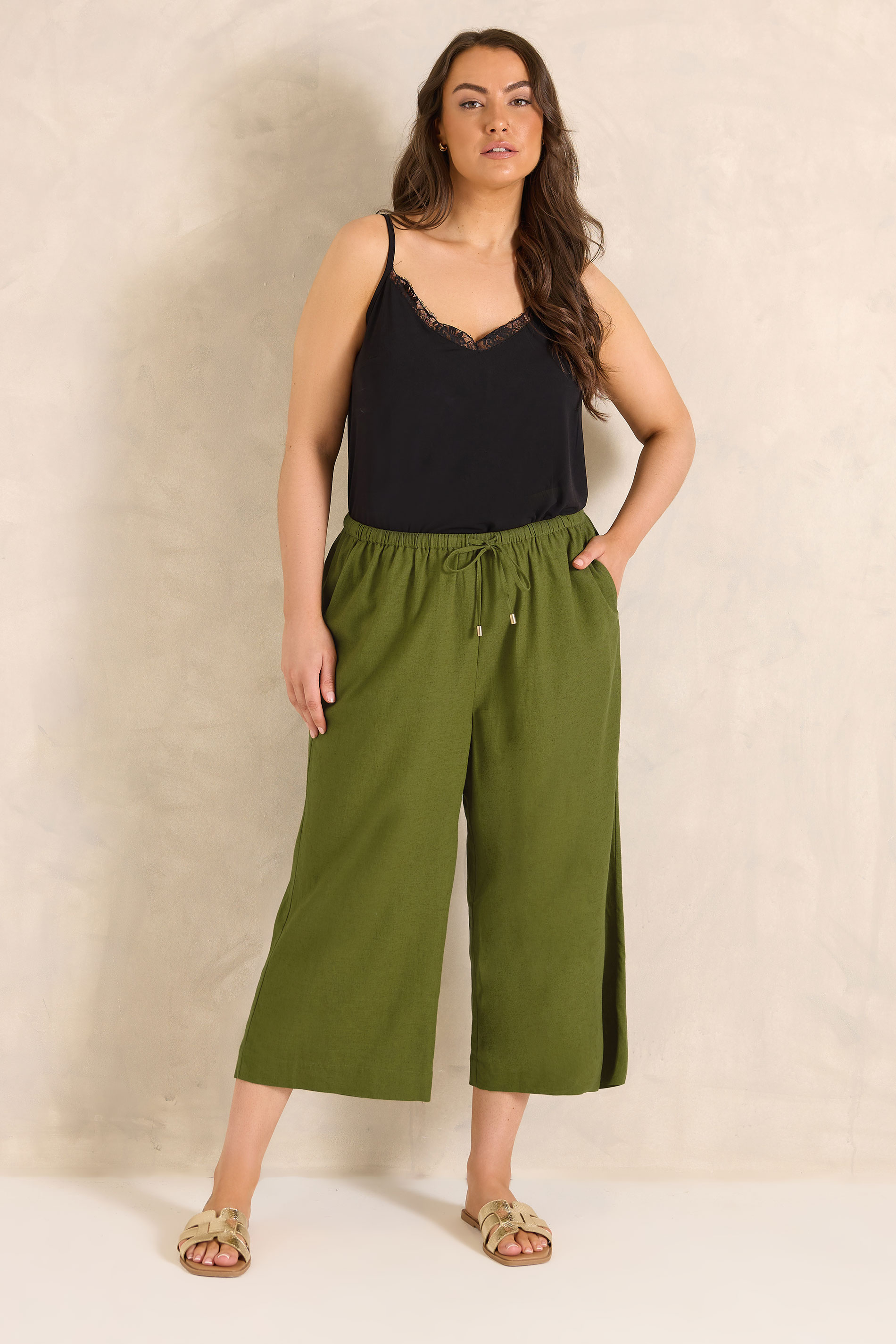 EVANS Plus Size Green Linen Cropped Trousers | Evans 2