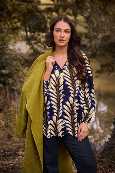 EVANS Plus Size Midnight Blue Leaf Print Pleat Front Blouse | Evans 3