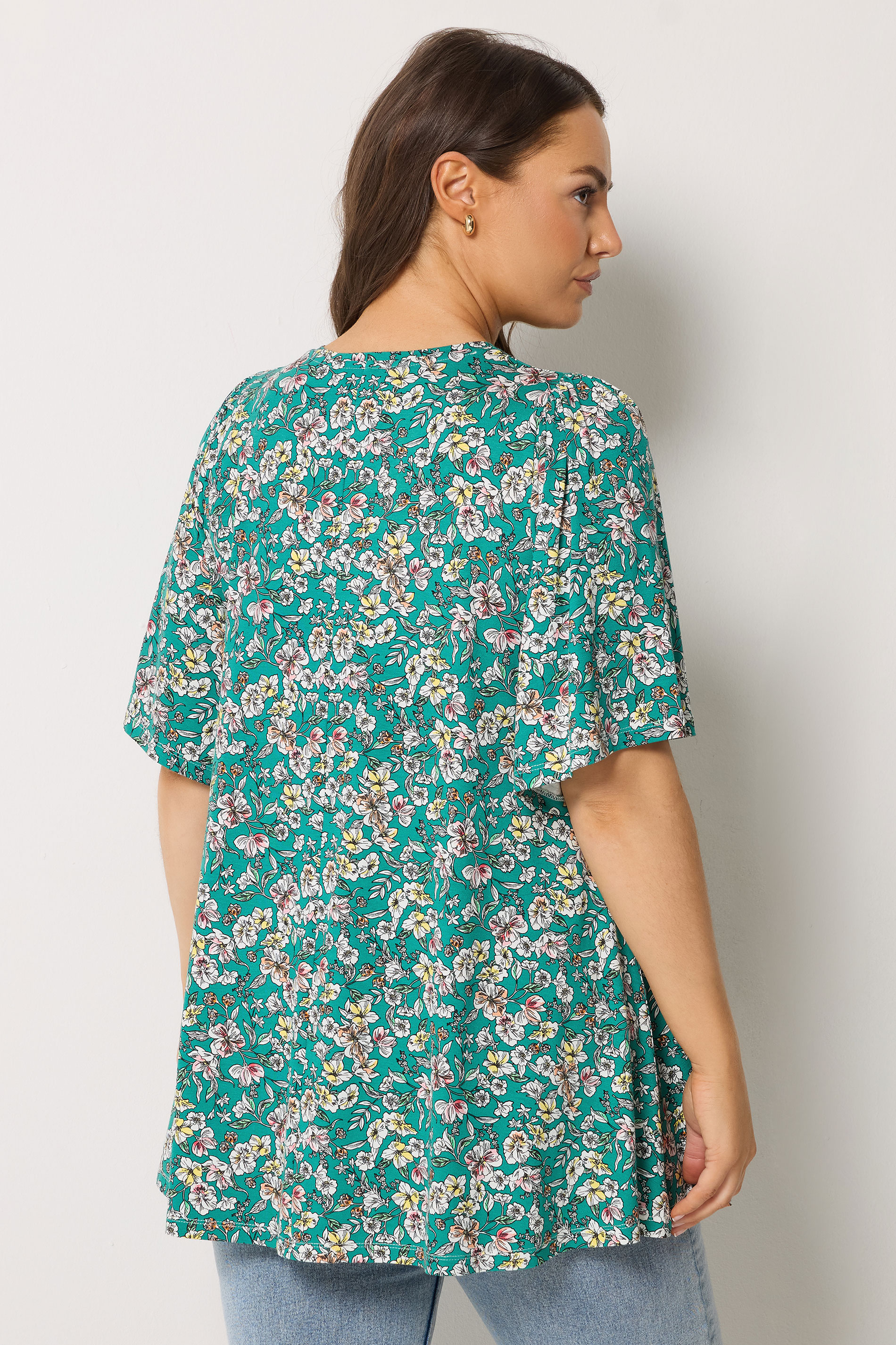 YOURS Plus Size Green Floral Pleat Front Top | Yours Clothing 2