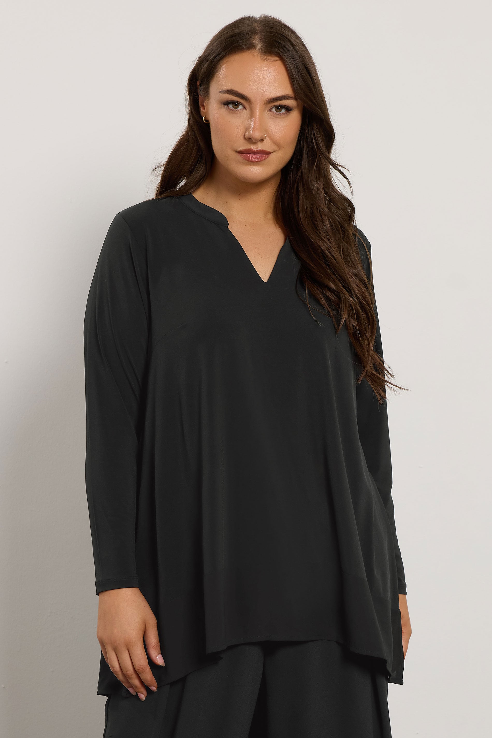 EVANS Plus Size Black Chiffon Hem Blouse | Evans 3