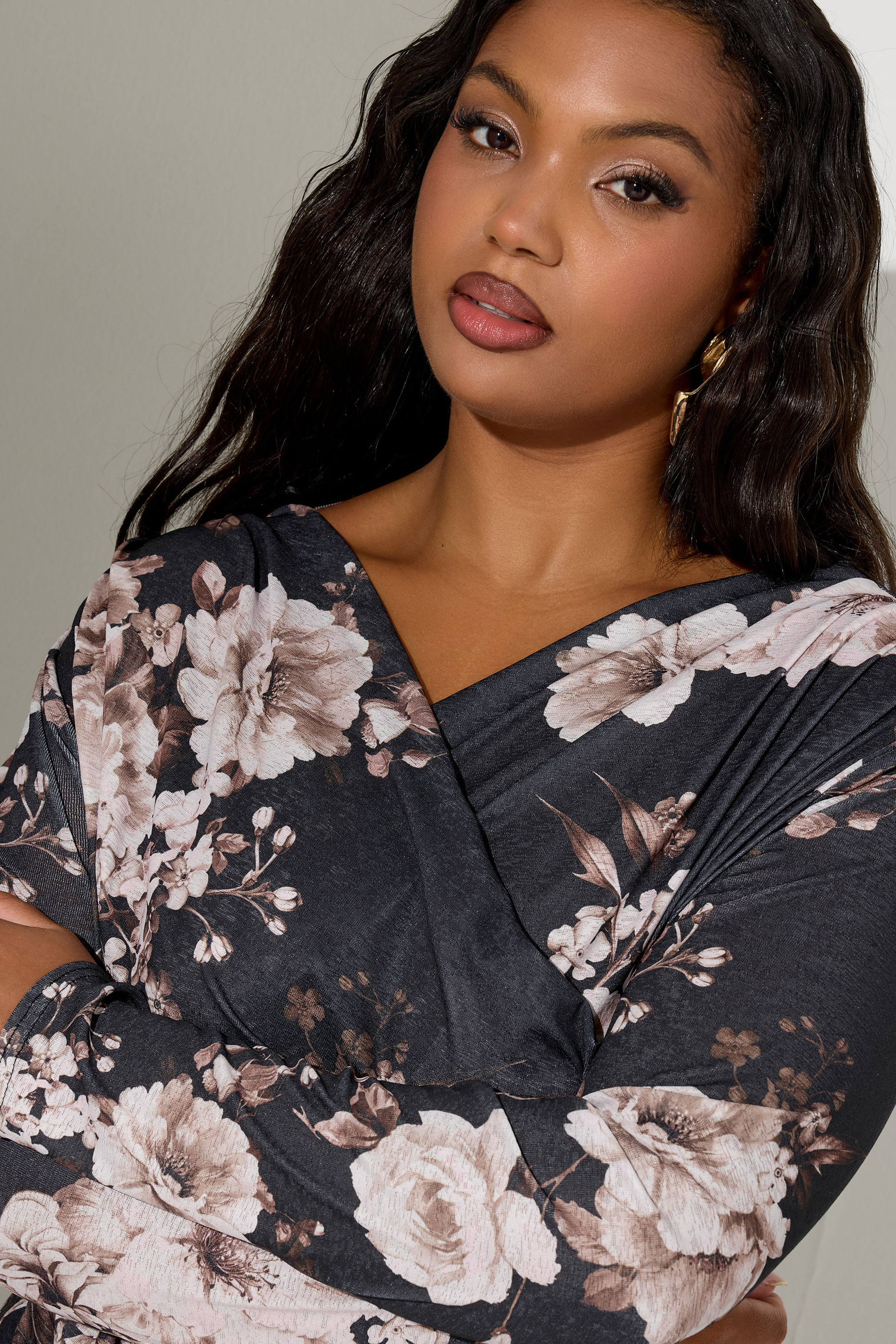 YOURS LONDON Plus Size Grey Floral Print Wrap Top | Yours Clothing 5