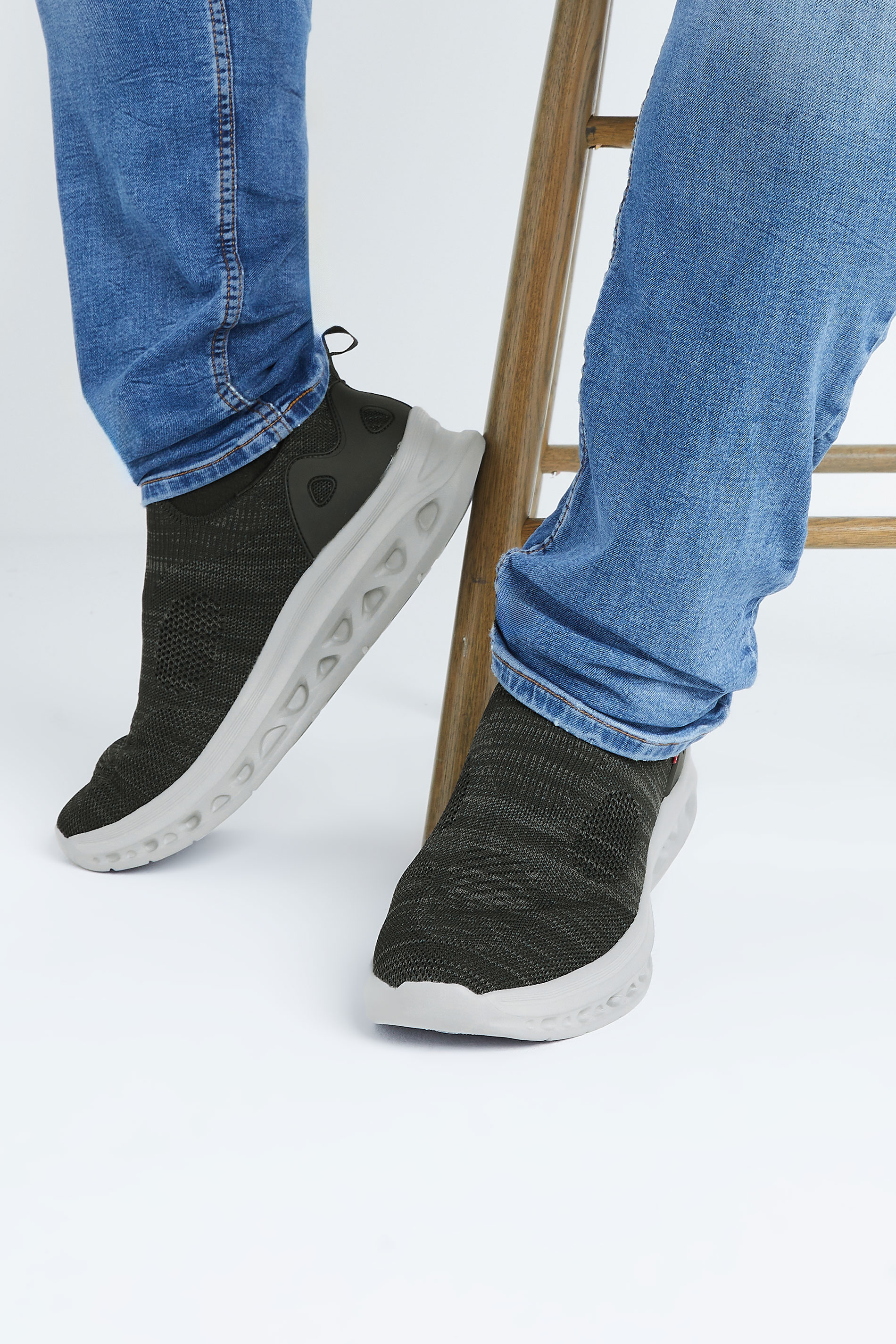 D555 Black Hands Free Shoes With Knitted Top | BadRhino 3