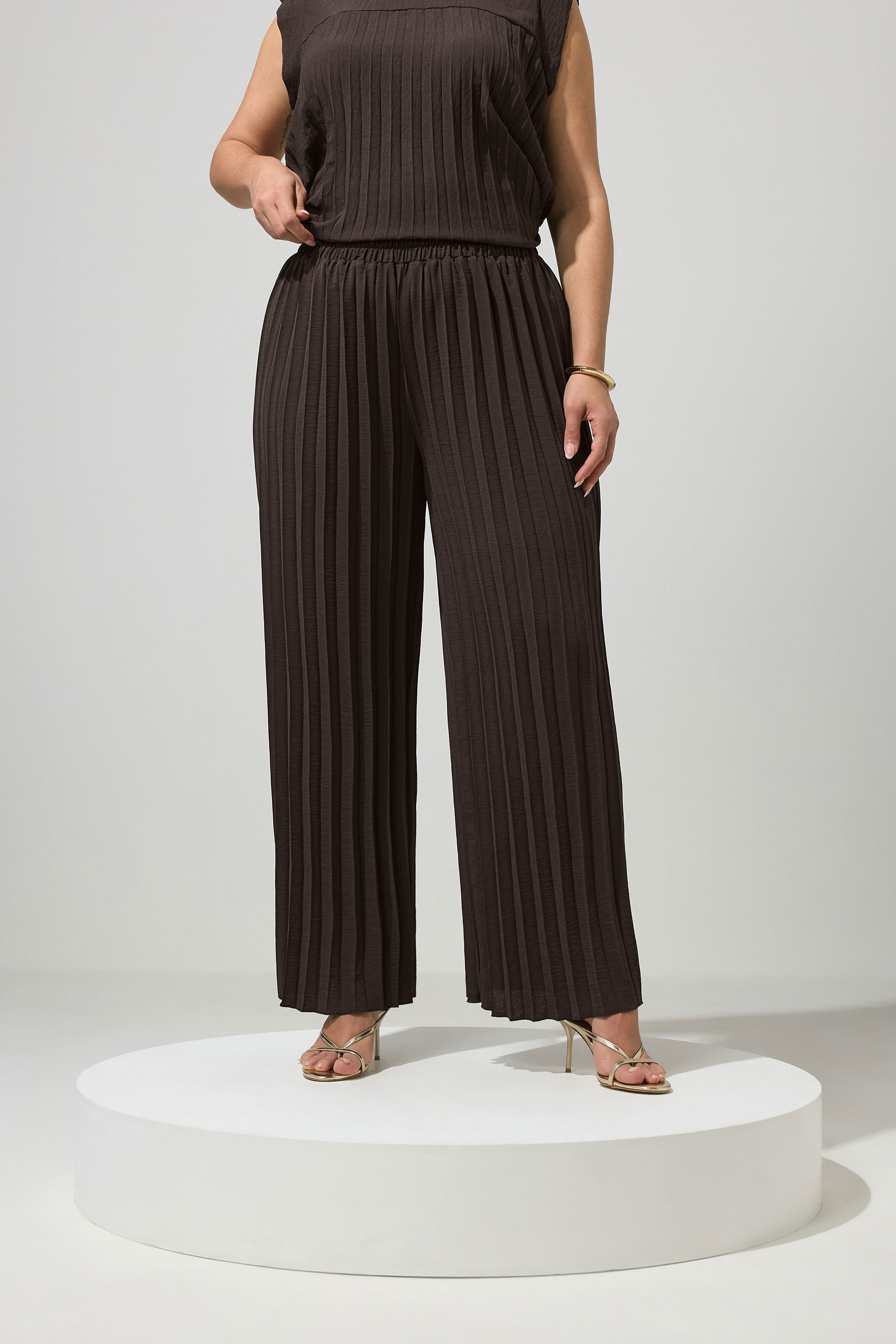 YOURS LONDON Plus Size Chocolate Brown Pleated Trousers | Yours Clothing 1