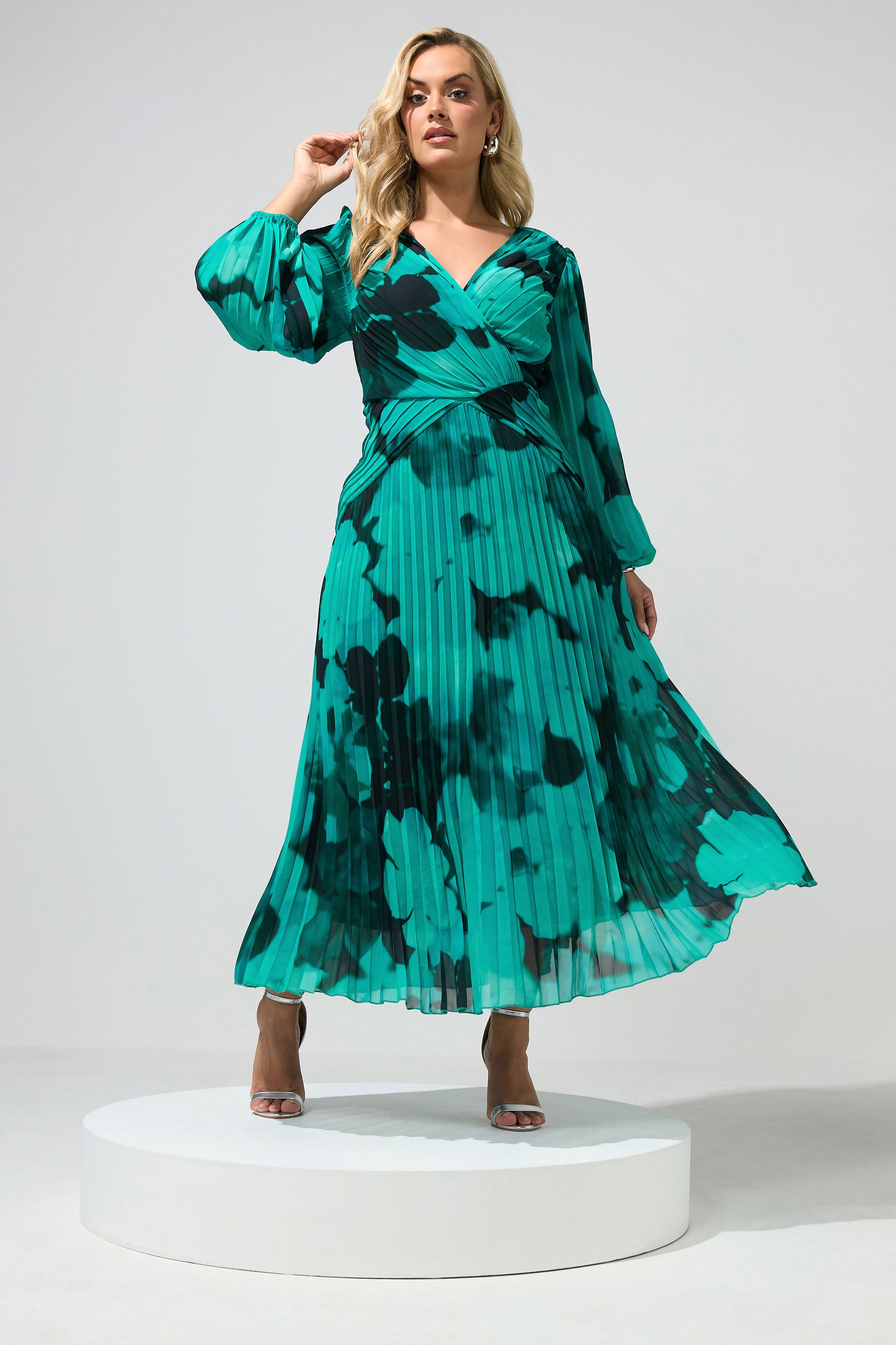 YOURS LONDON Plus Size Teal Green Abstract Pleated Dress | Yours Clothing 3