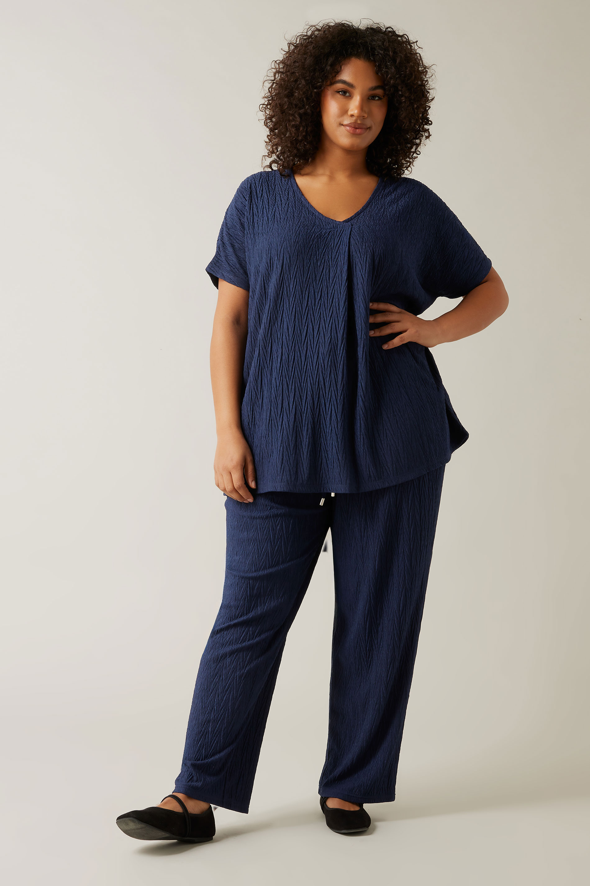 EVANS Plus Size Navy Blue Plisse Wide Leg Trousers | Evans 5