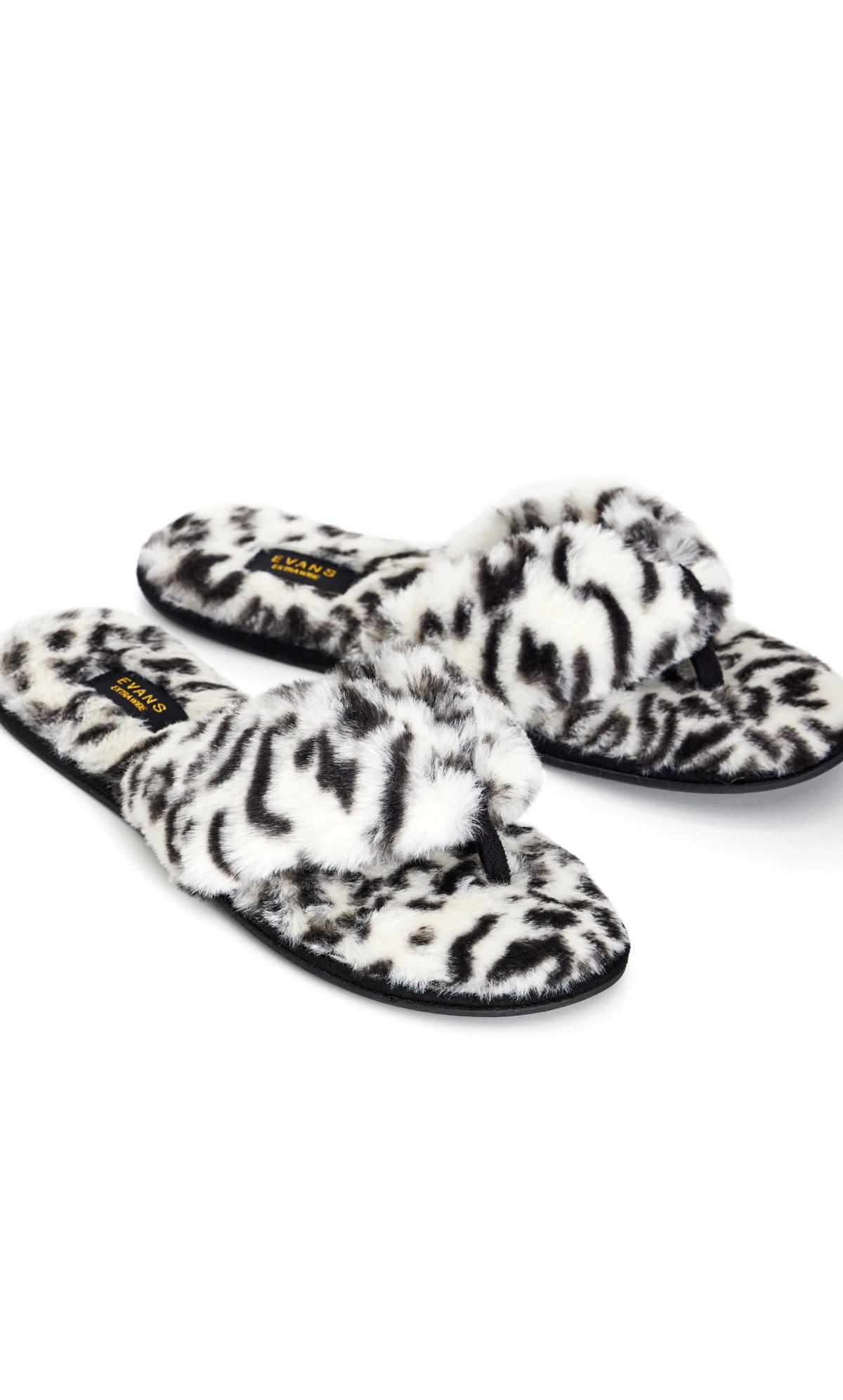 Extra Wide Fit Diana Leopard Print Slipper 3