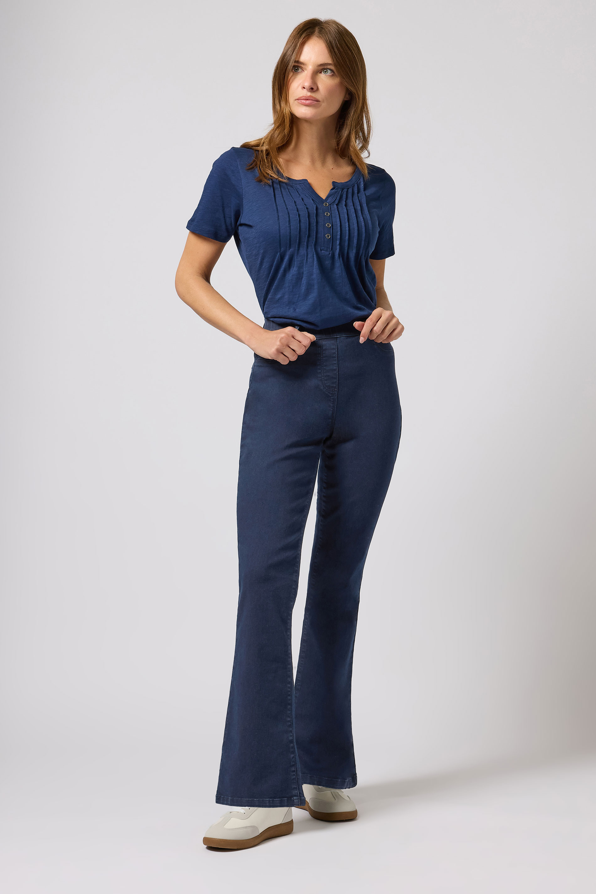 Women's Blue M&Co M&Co Indigo Bootcut Jeggings Size Petite > 16