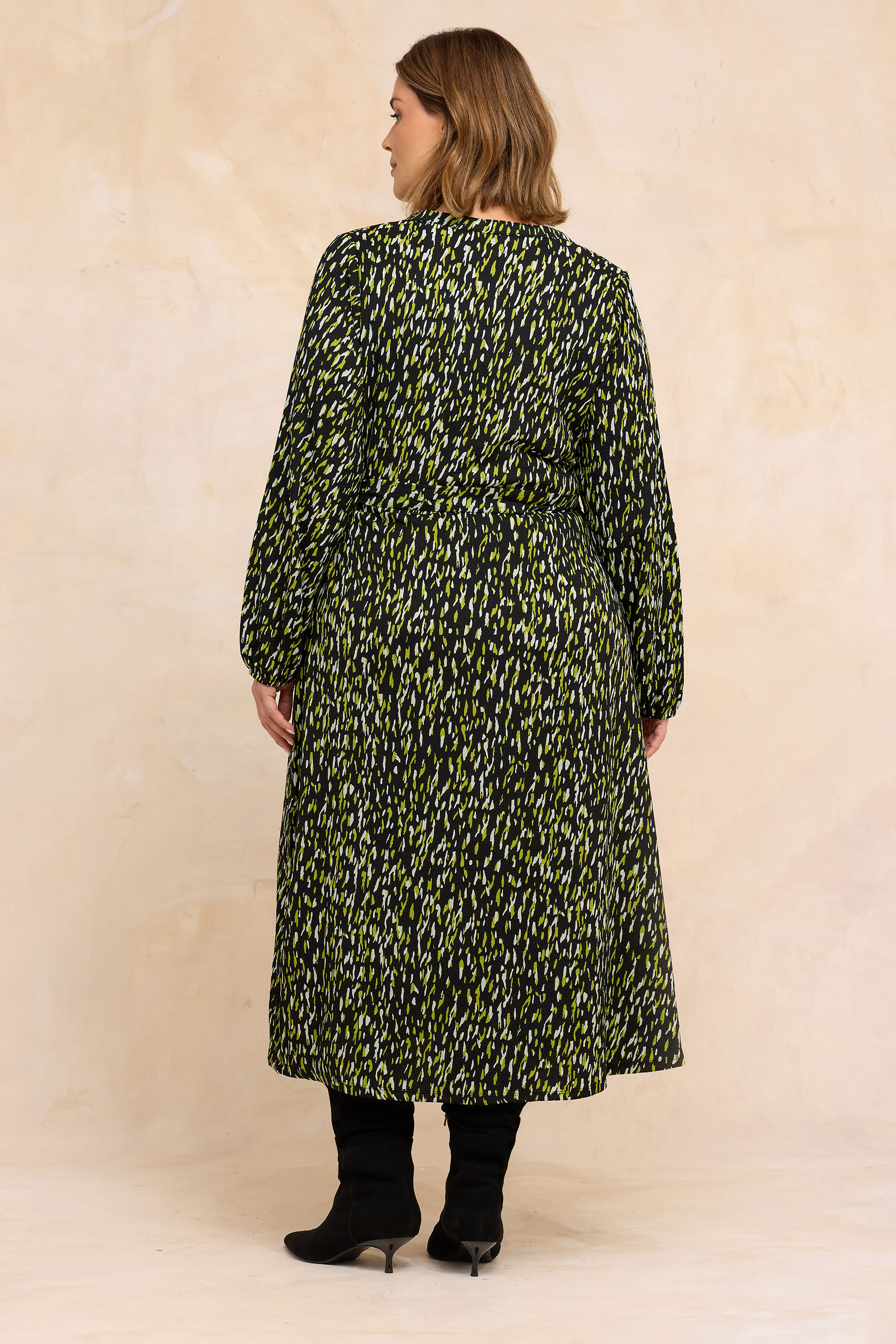 EVANS Plus Size Black Abstract Print Split Front Dress | Evans 2