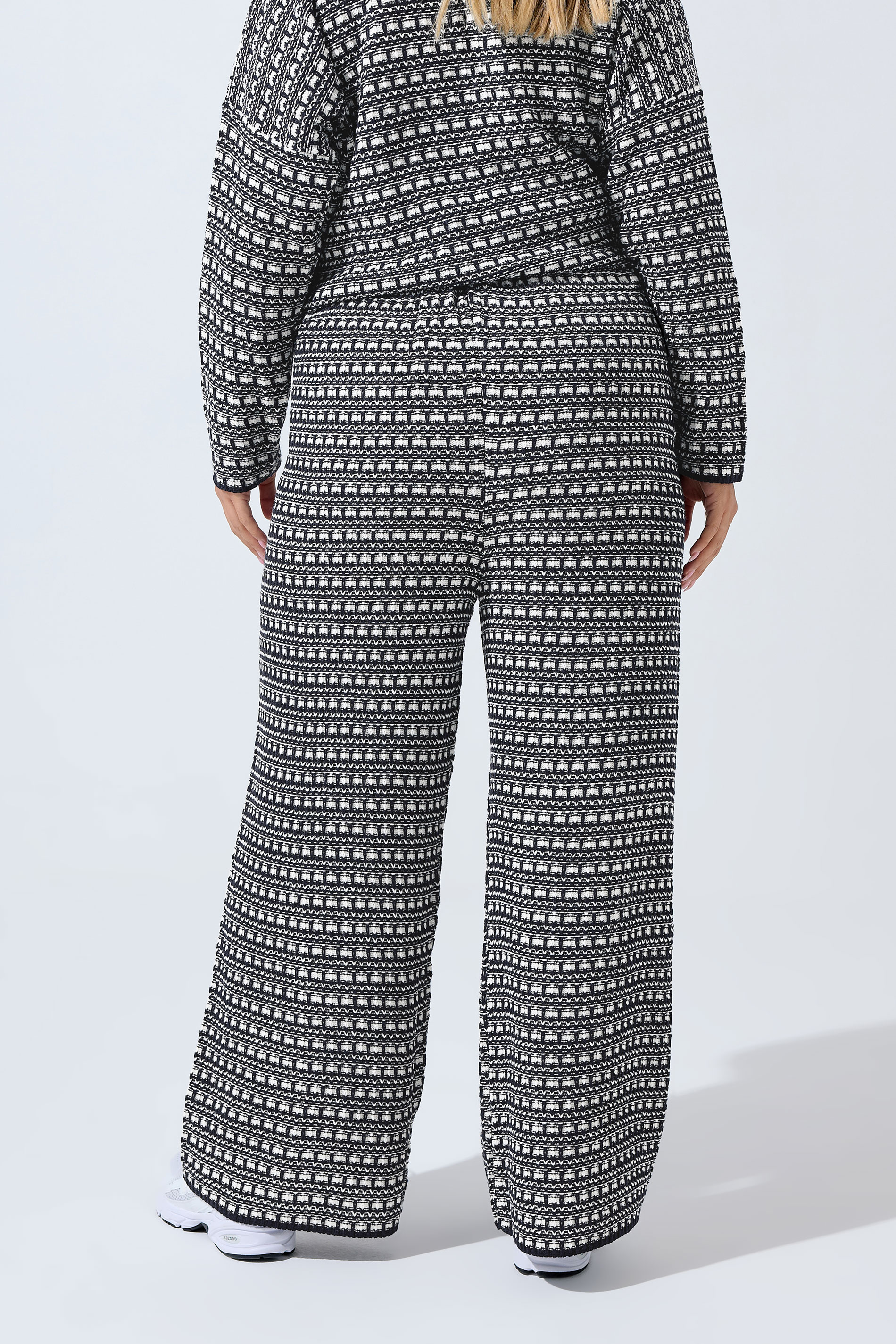 LIMITED COLLECTION Plus Size Navy Blue Boucle Wide Leg Trousers | Yours Clothing 2