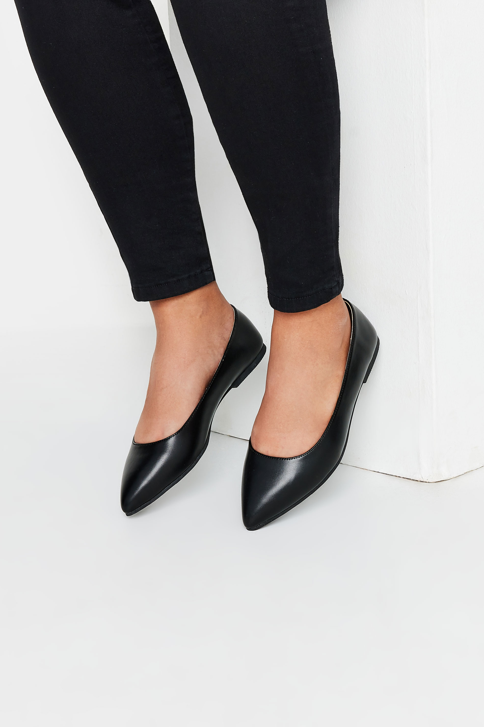 Black Pointed Ballerina Pumps In Extra Wide EEE Fit | Yours Clothing 3