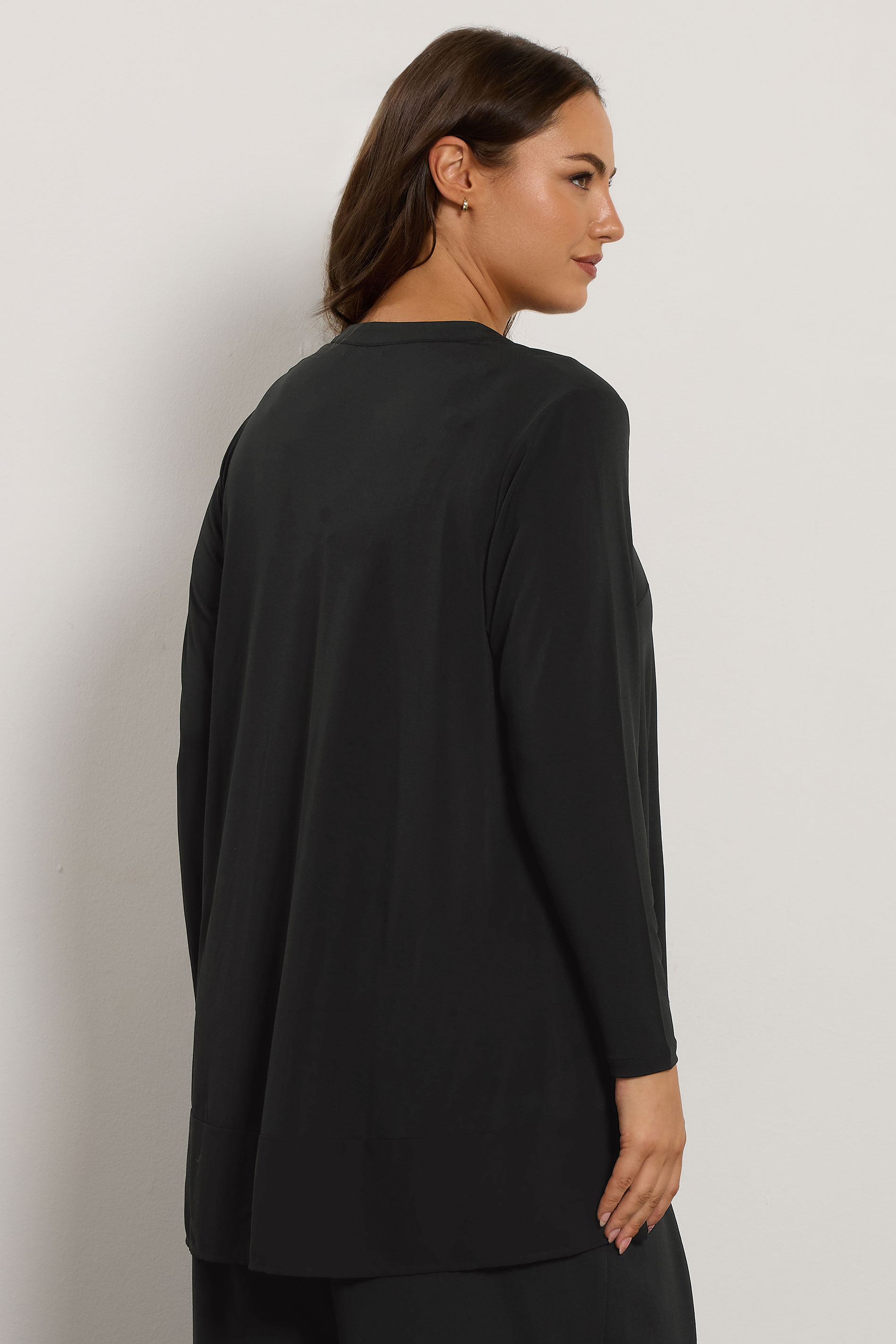EVANS Plus Size Black Chiffon Hem Blouse | Evans 2