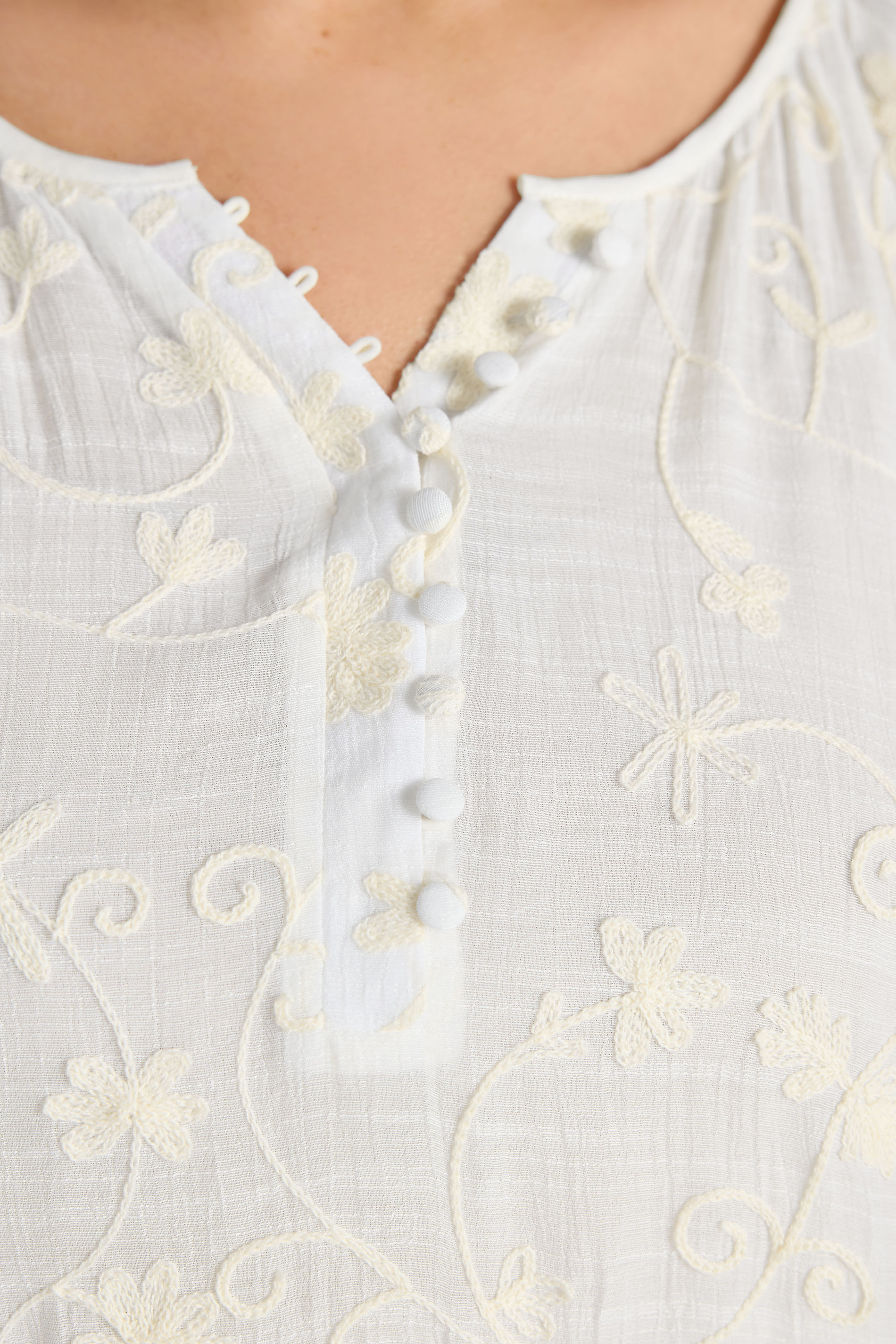 EVANS Plus Size Ivory White Floral Embroidered Blouse | M&Co 5