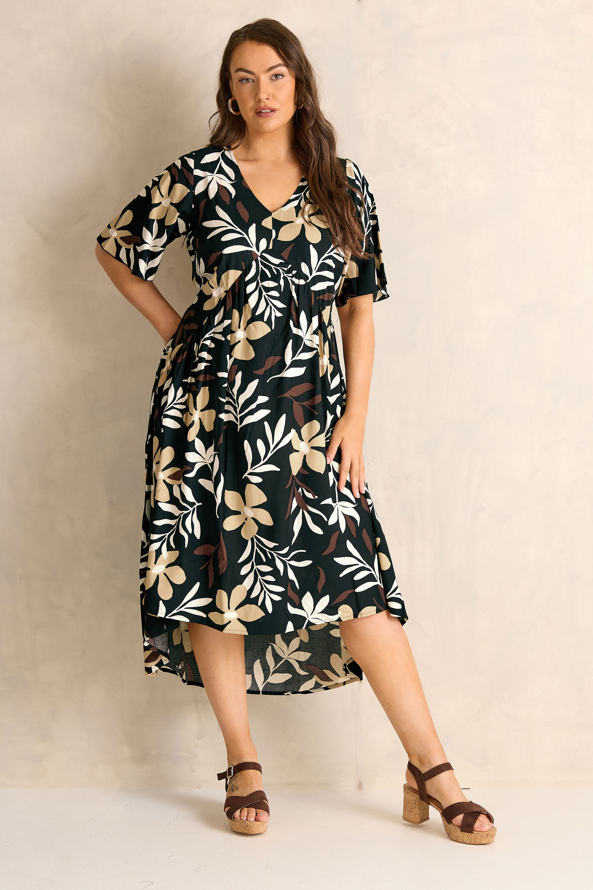 EVANS Plus Size Black Leaf Print Dipped Hem Dress | Evans 2