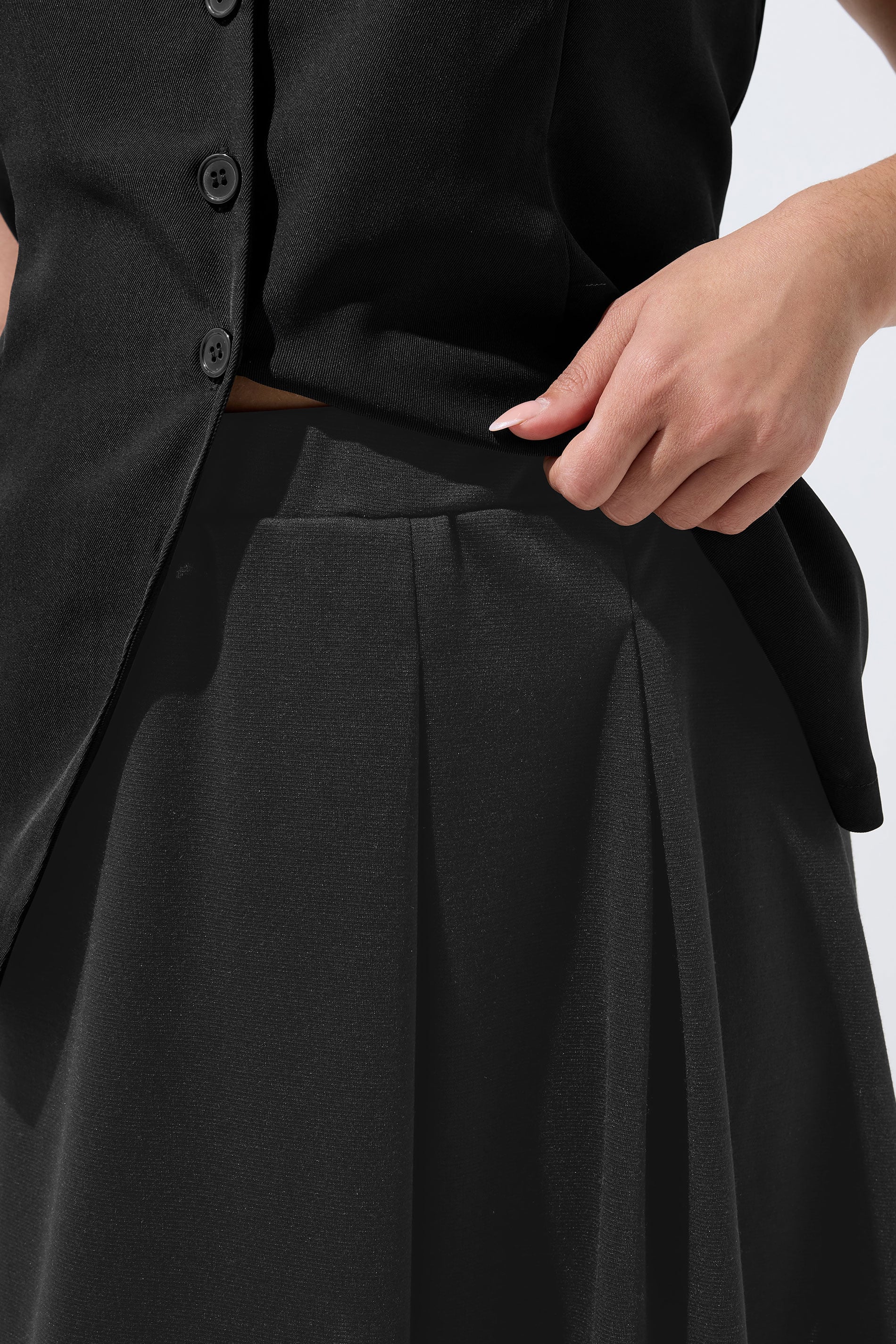 LIMITED COLLECTION Plus Size Black Pleated Skirt | Yours Clothing 4