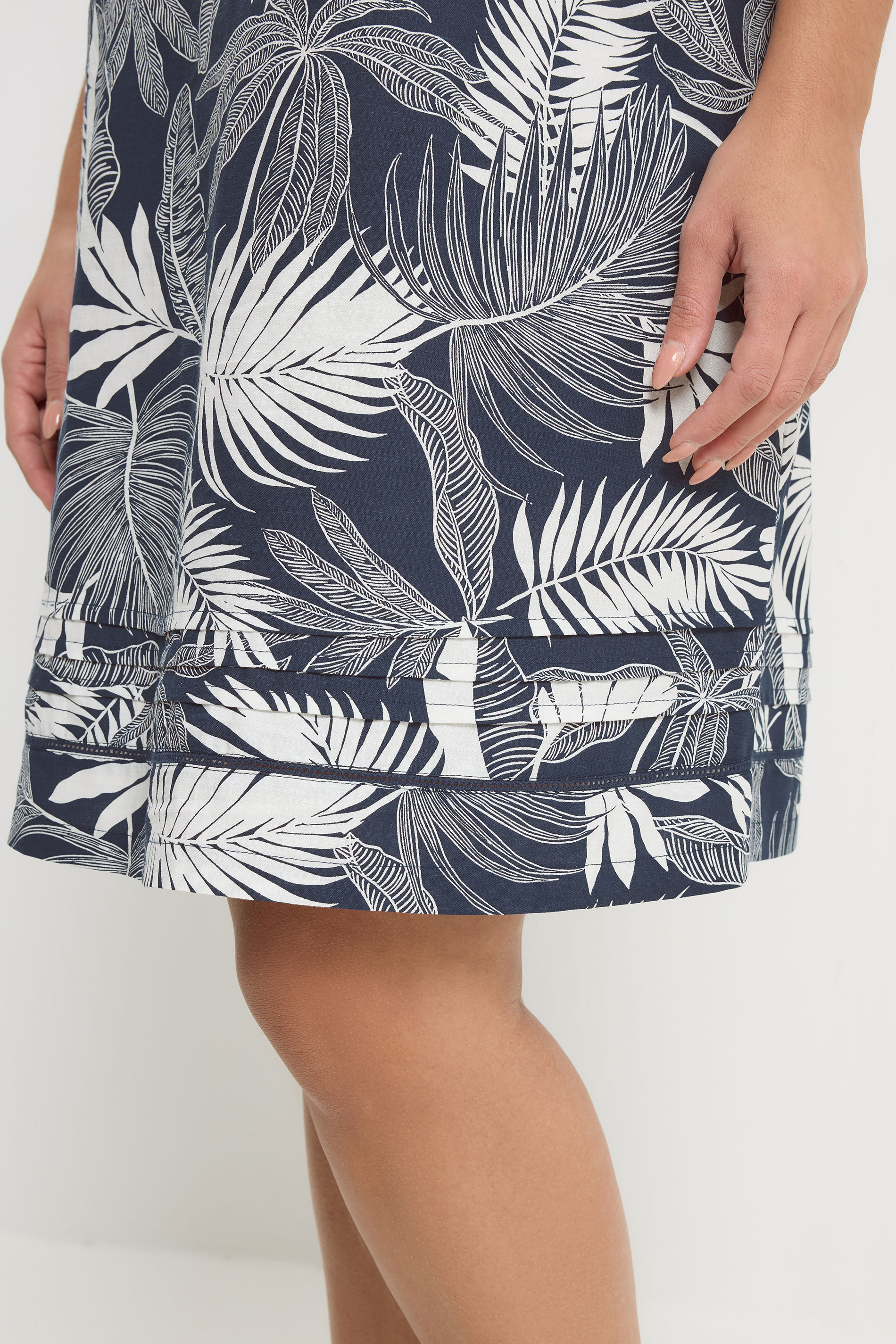 YOURS Plus Size Navy Blue Palm Leaf Dress | Yours Clothing 4