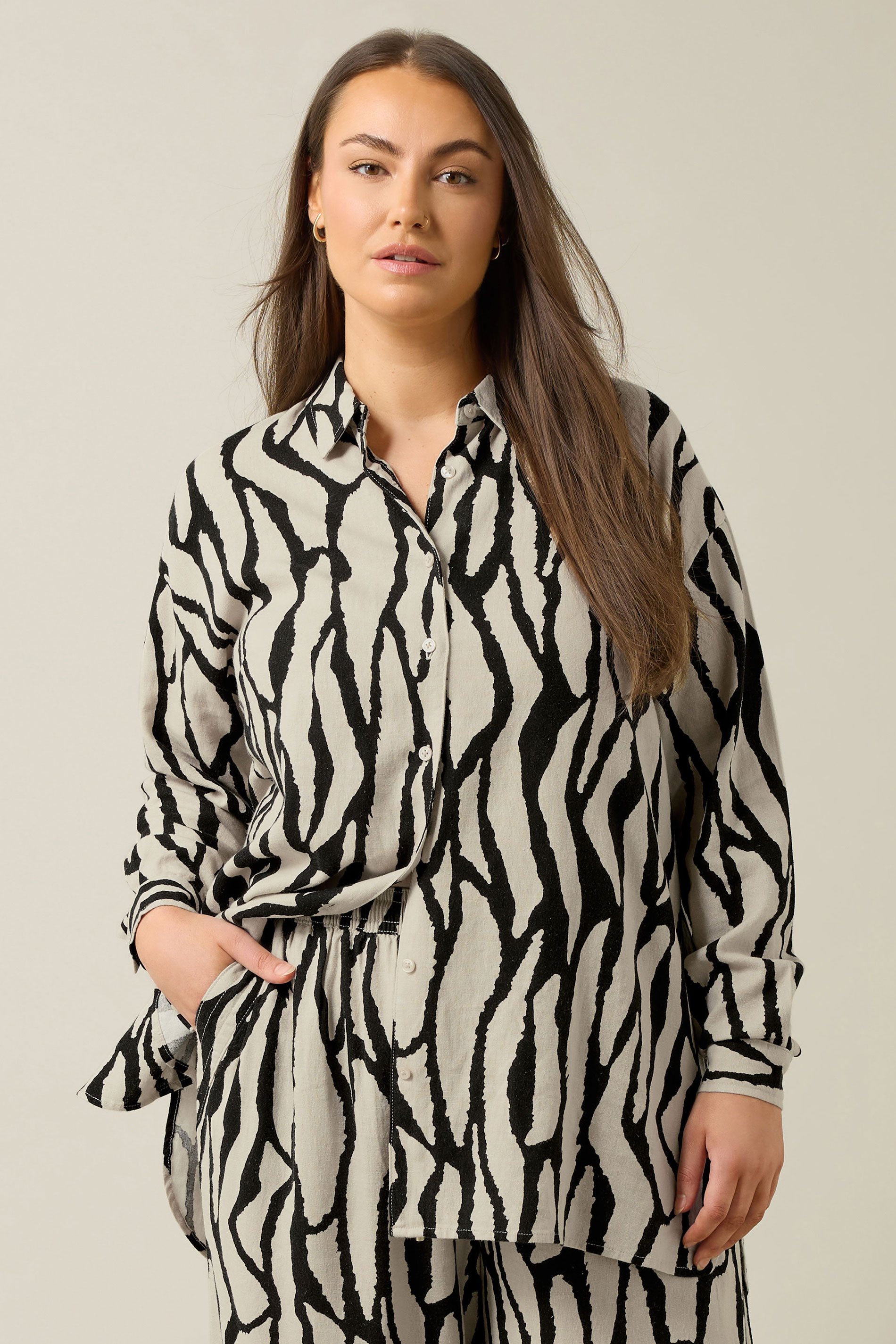 EVANS Plus Size Set Natural Brown Abstract Linen Shirt & Trouser | Evans 1