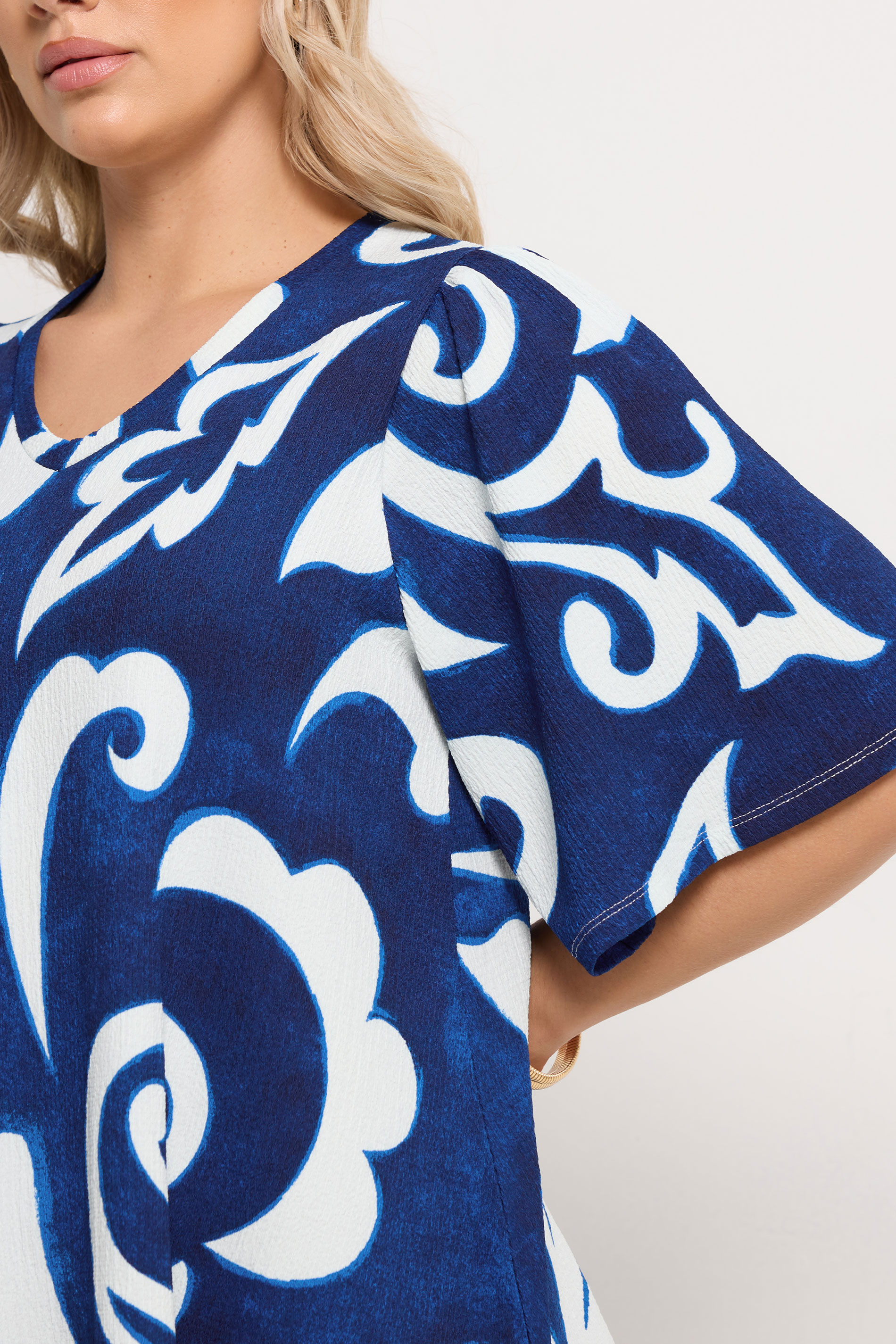YOURS Plus Size Blue Abstract Textured Pleat Front Top | Yours Clothing  4