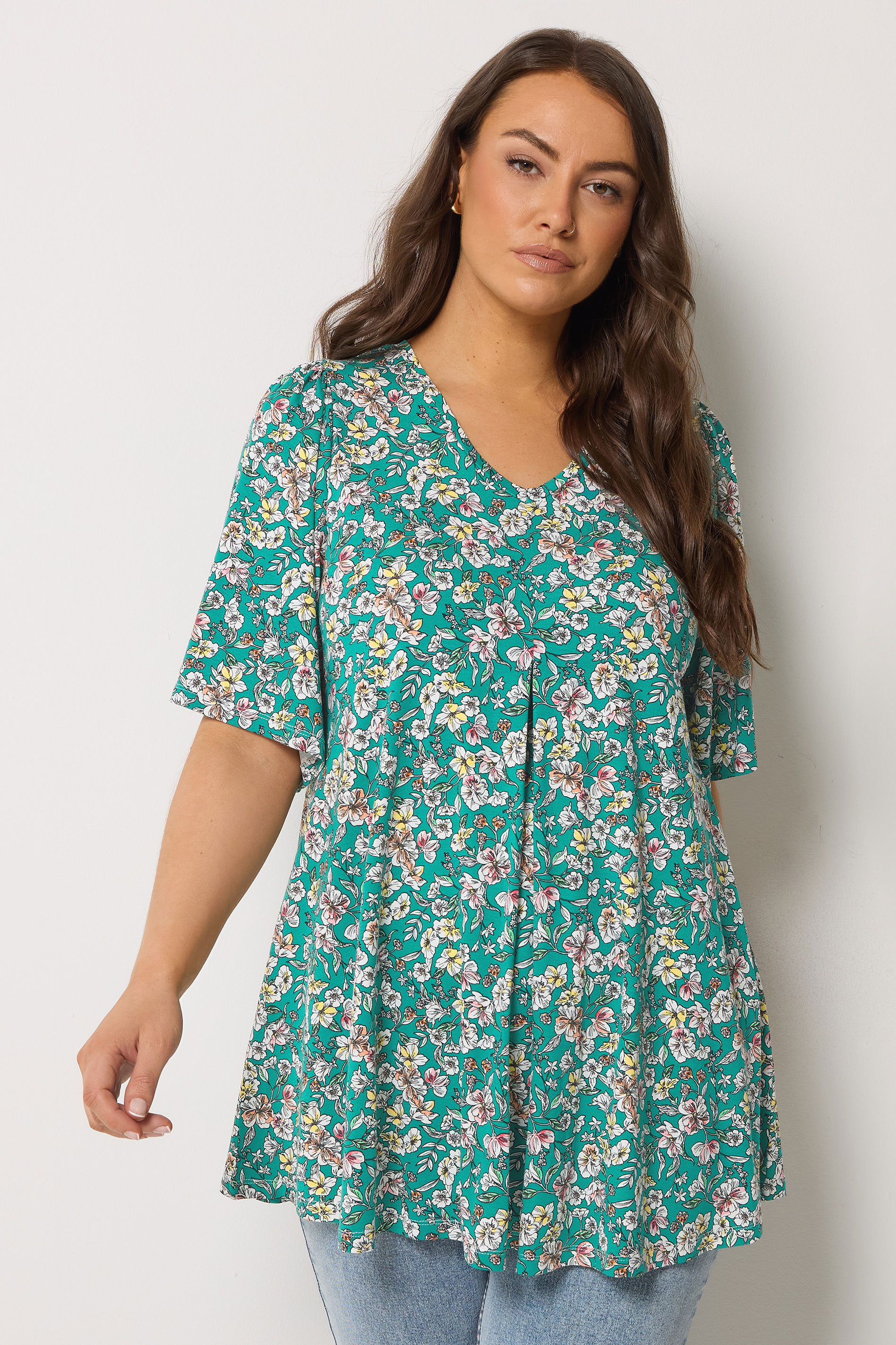 YOURS Plus Size Green Floral Pleat Front Top | Yours Clothing 3