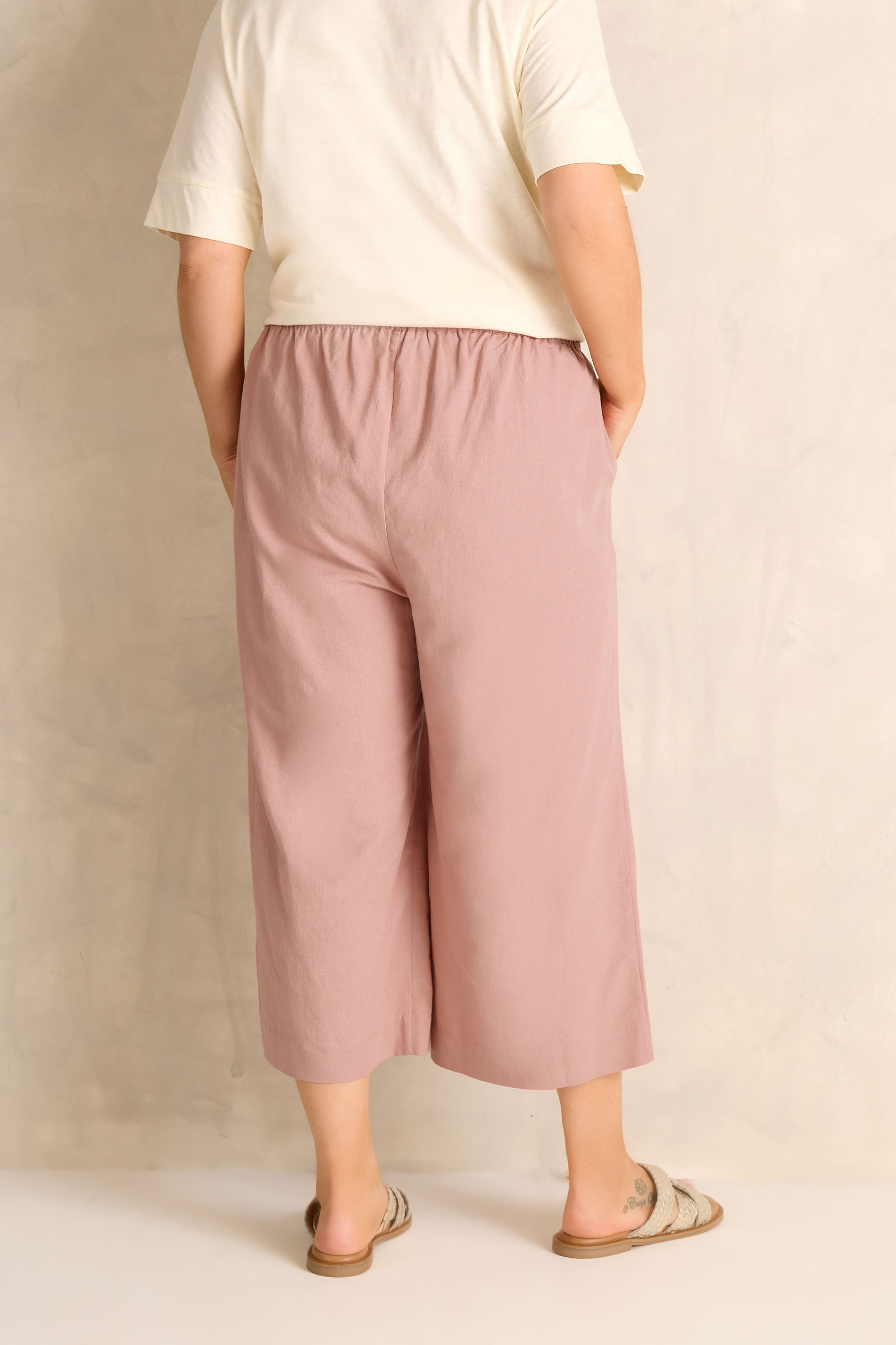 EVANS Plus Size Pink Linen Cropped Trousers | Evans 3
