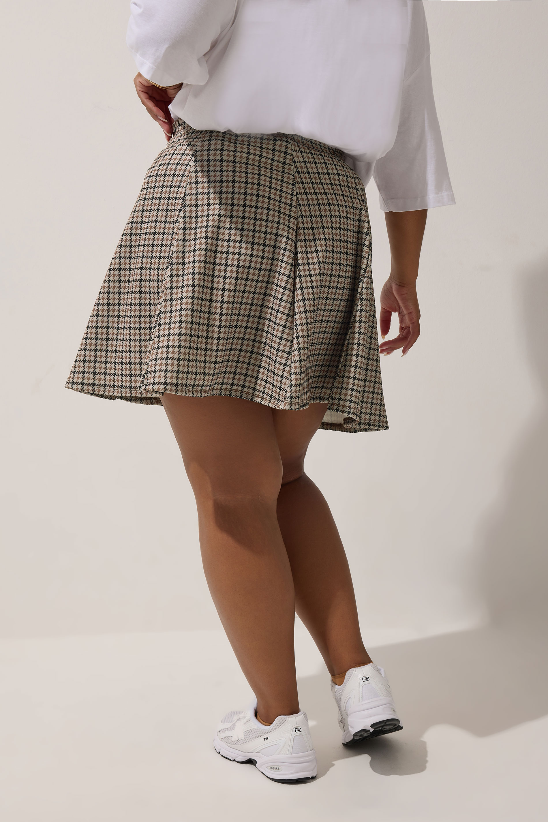 LIMITED COLLECTION Plus Size Brown Dogtooth Check Skirt | Yours Clothing 2
