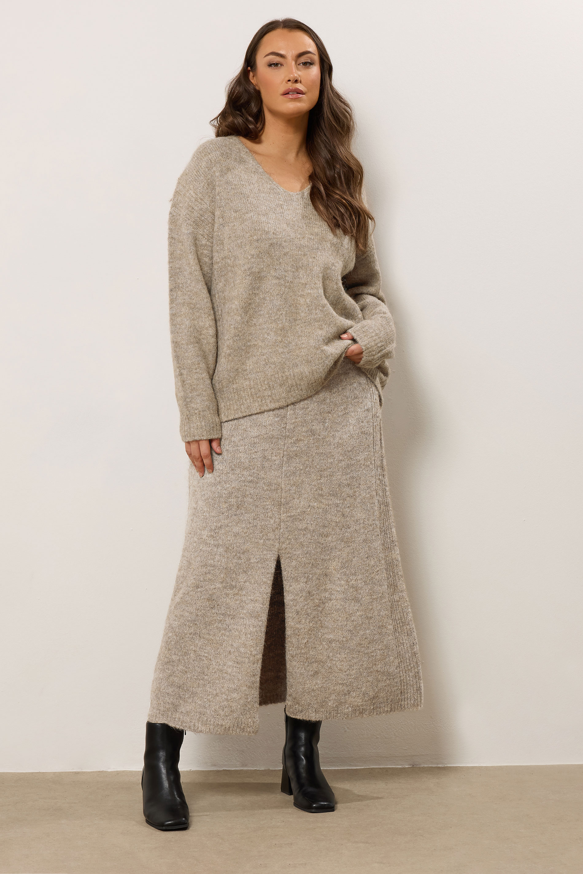 EVANS Plus Size Natural Brown Knitted V-Neck Jumper | Evans  4
