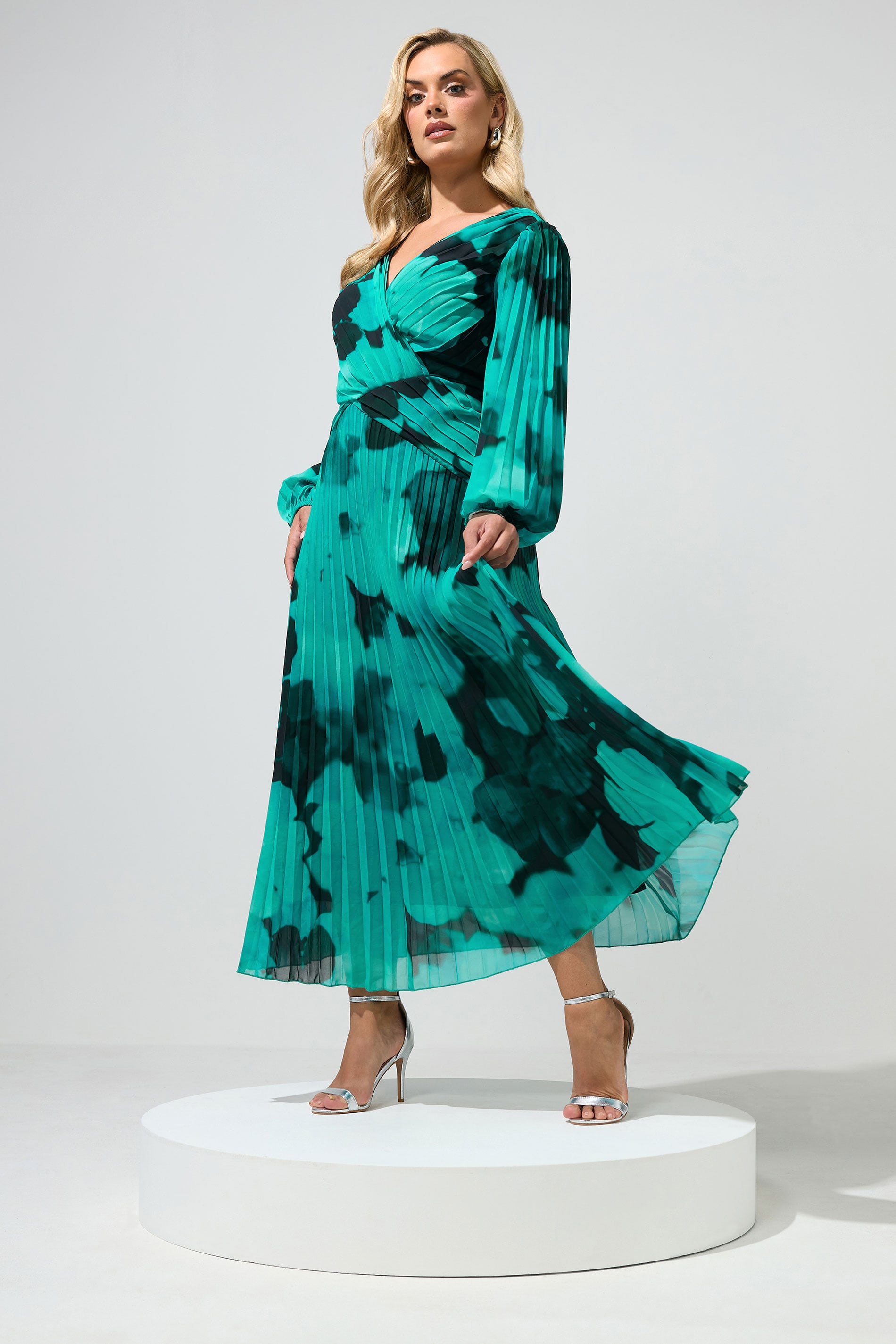 YOURS LONDON Plus Size Teal Green Abstract Pleated Dress | Yours Clothing 2