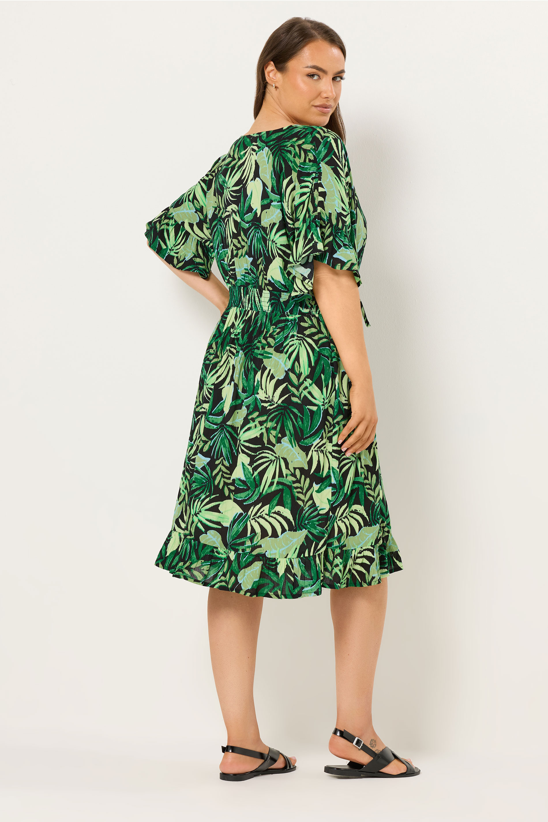 YOURS Plus Size Black Palm Leaf Crinkle Beach Dress | Yours Clothing 4