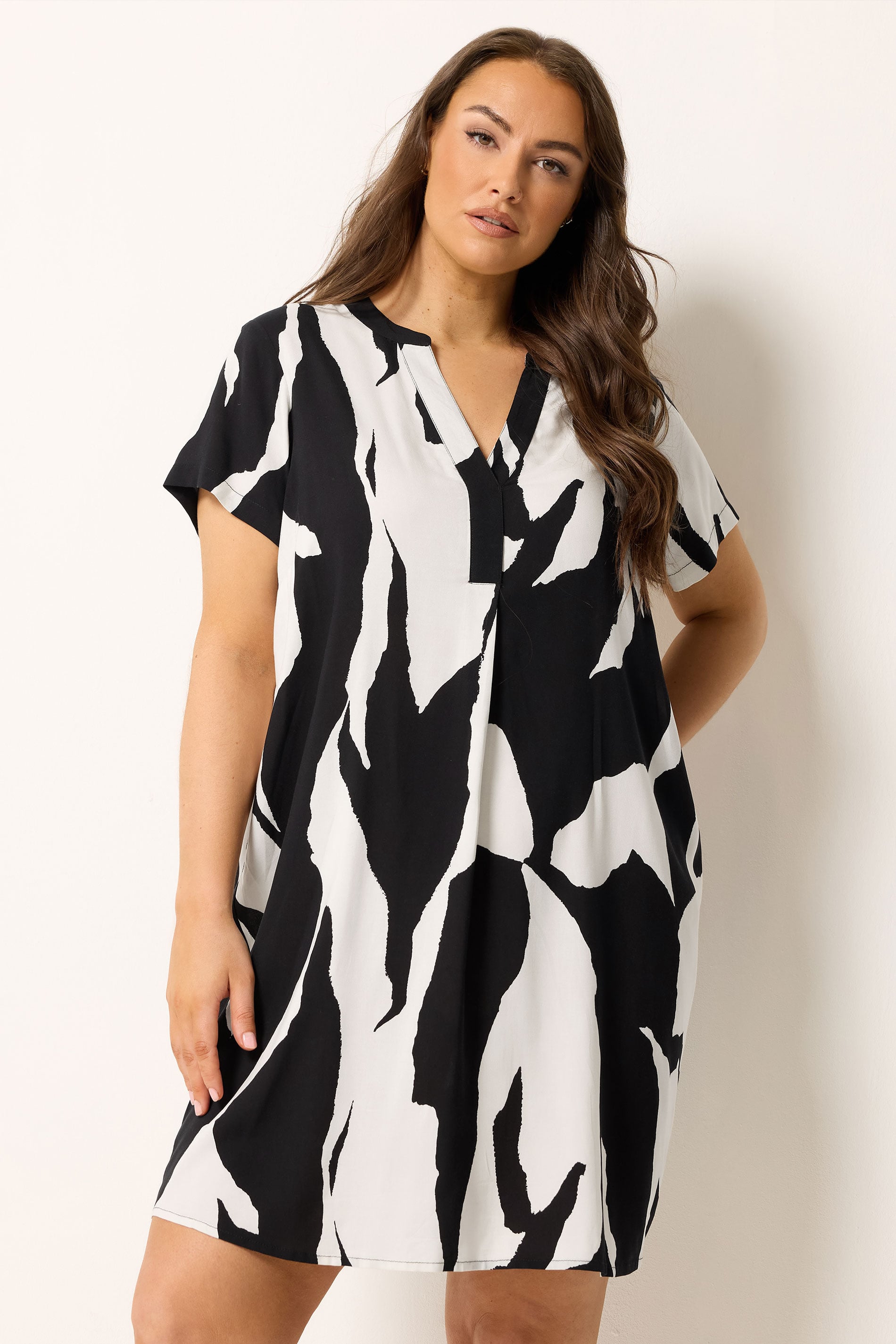 YOURS Plus Size Black Animal Pleat Front Dress | Yours Clothing 3