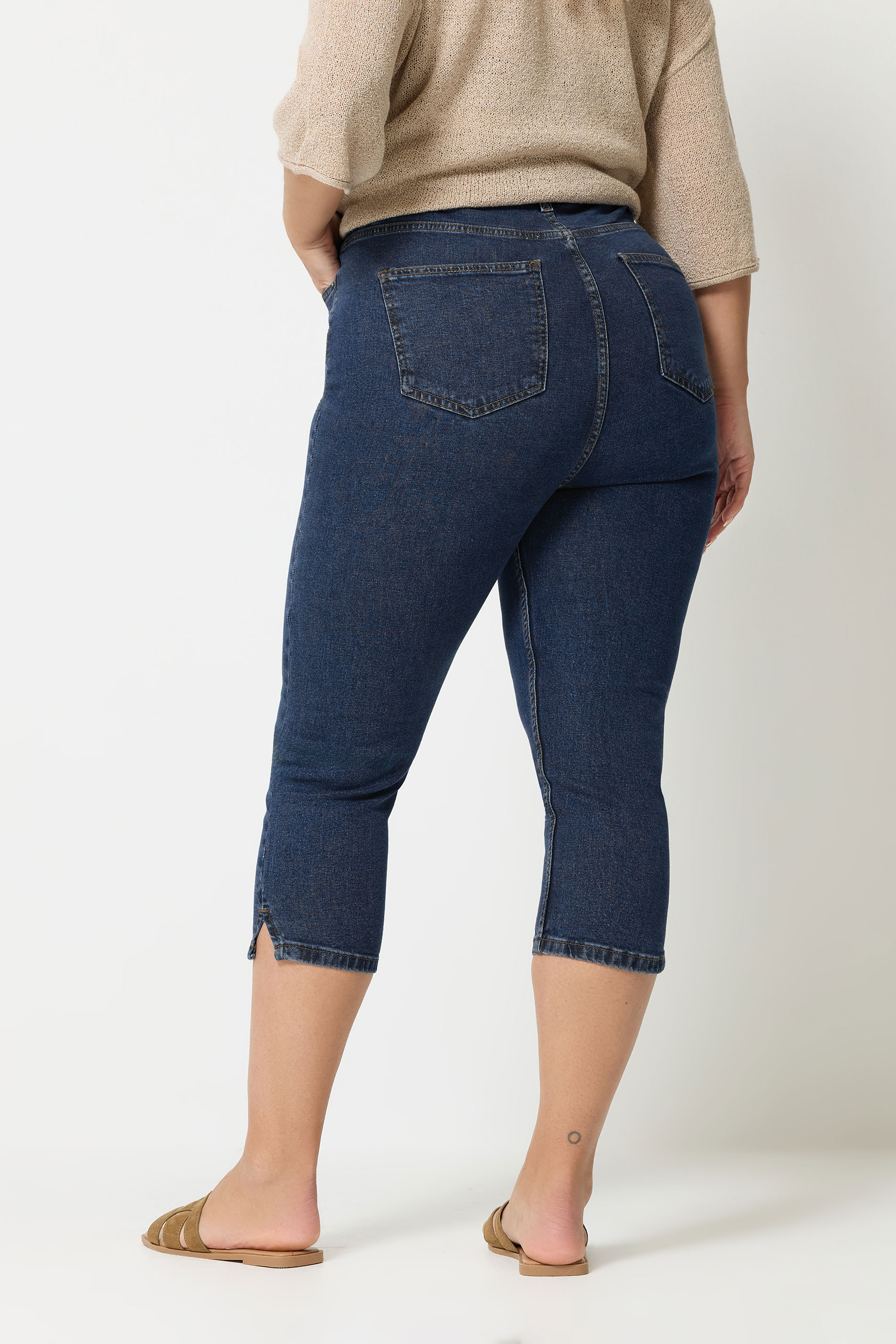 YOURS Plus Size Indigo Blue Capri AVA Jeans | Yours Clothing 2