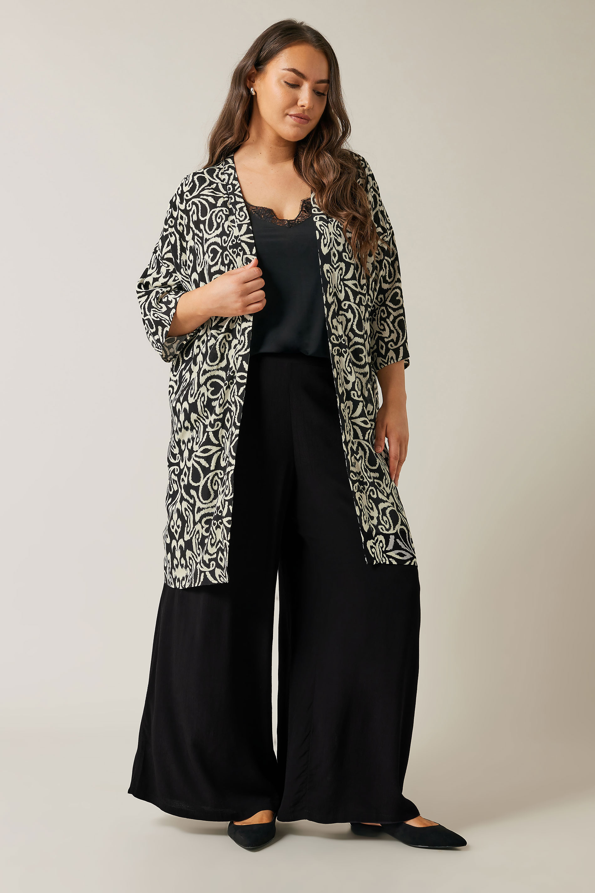 EVANS Plus Size Black Wide Leg Trousers | Evans 1