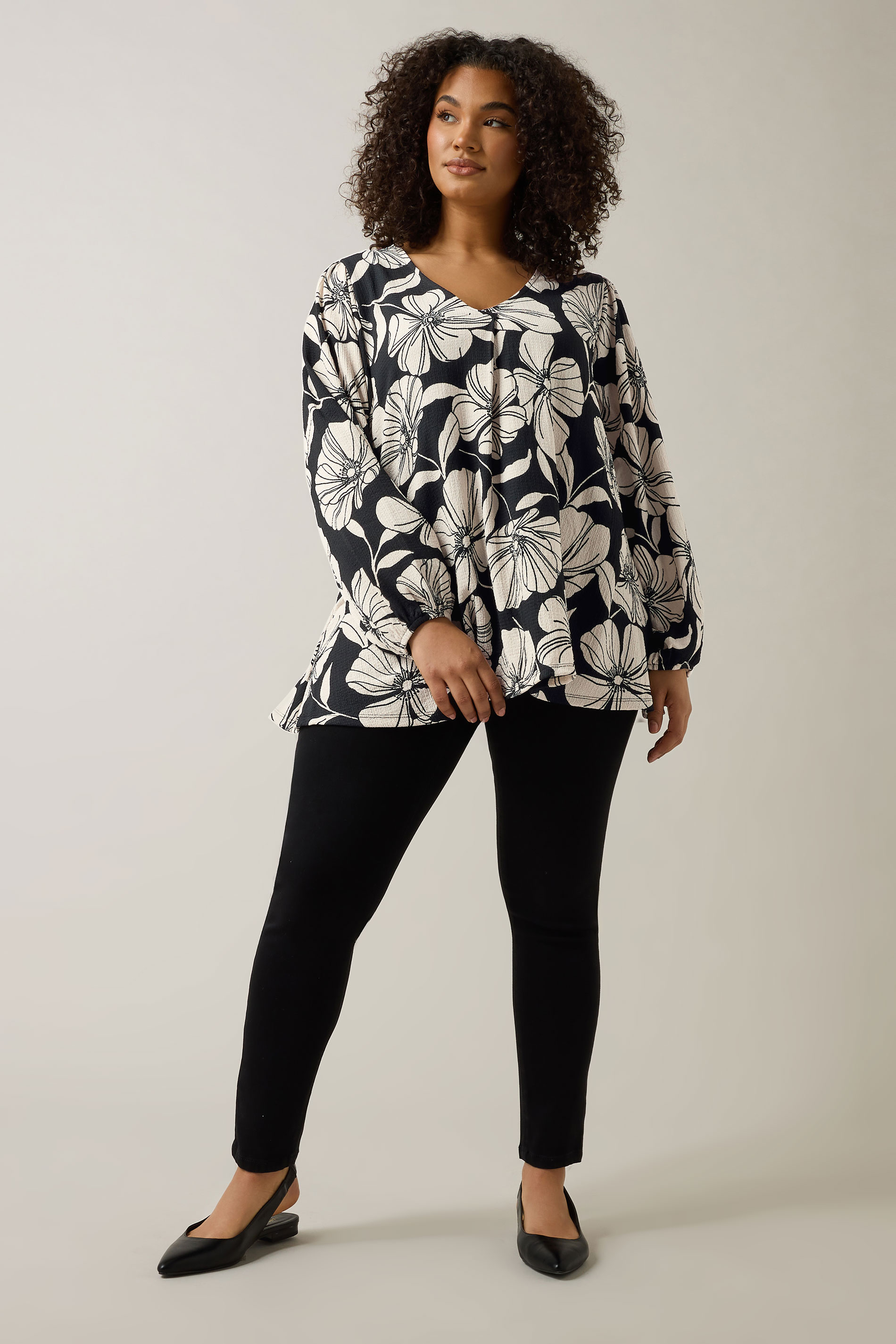 EVANS Plus Size Black Contrast Floral Jersey Crepe Top | Evans 2