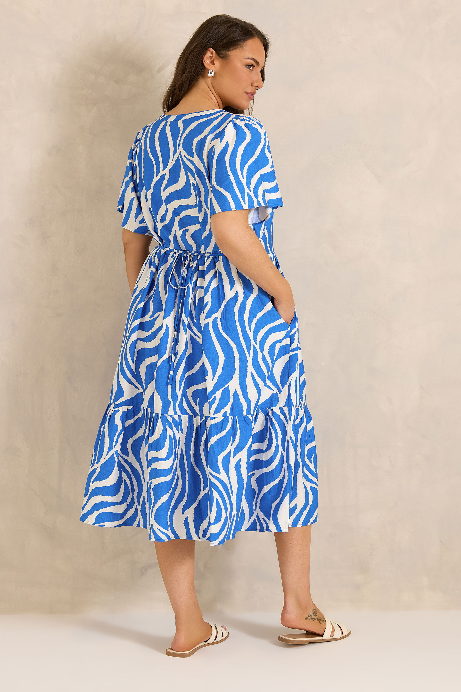 EVANS Plus Size Blue Abstract Print Dress | Evans 2