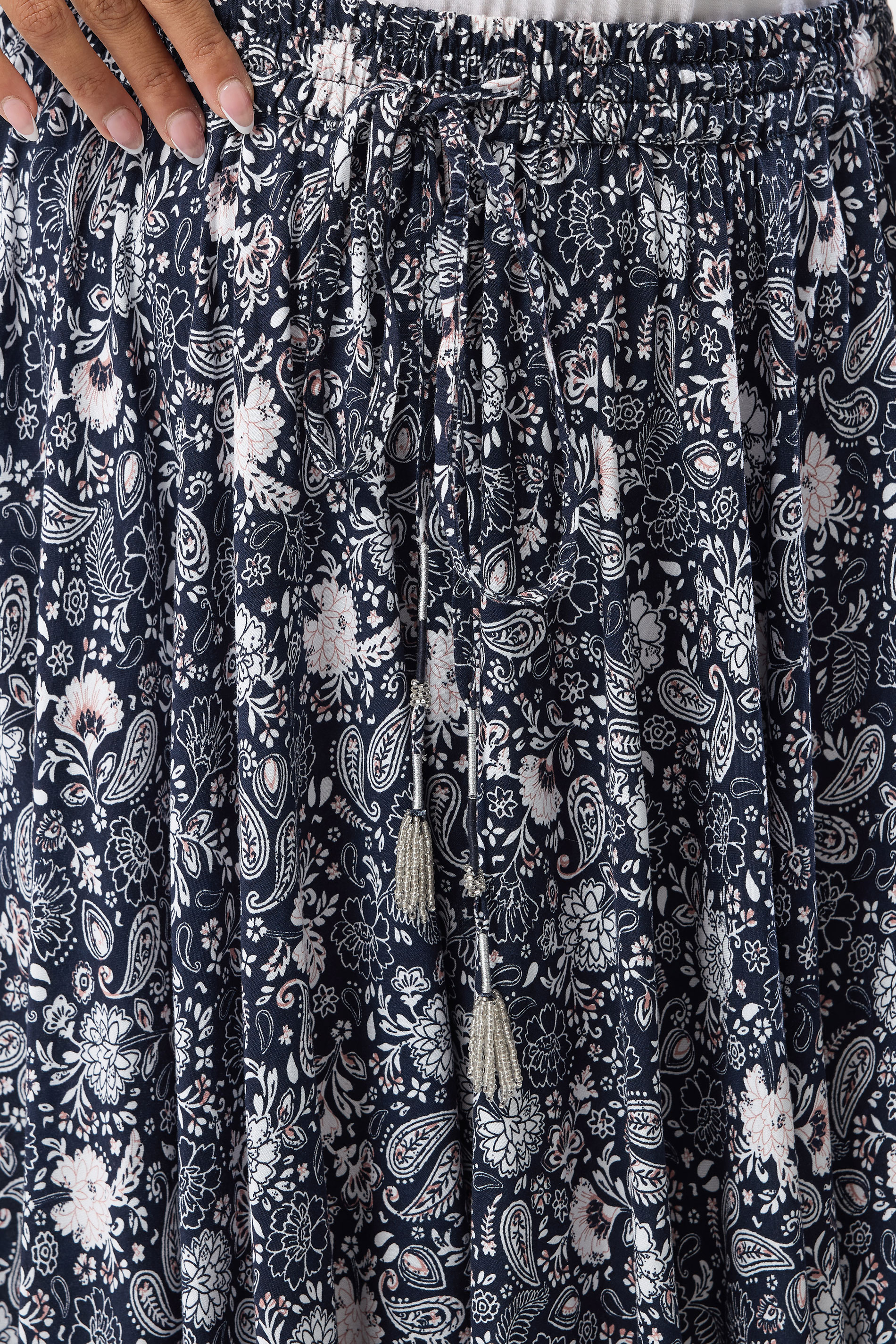YOURS Plus Size Navy Blue Paisley Hanky Hem Skirt | Yours Clothing 4