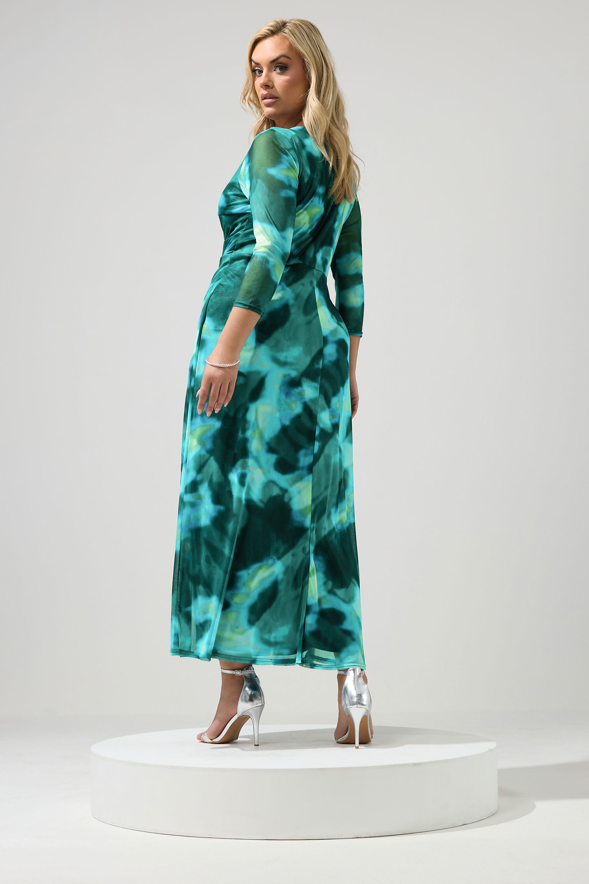 YOURS LONDON Plus Size Green Abstract Knot Front Dress | Yours Clothing 2