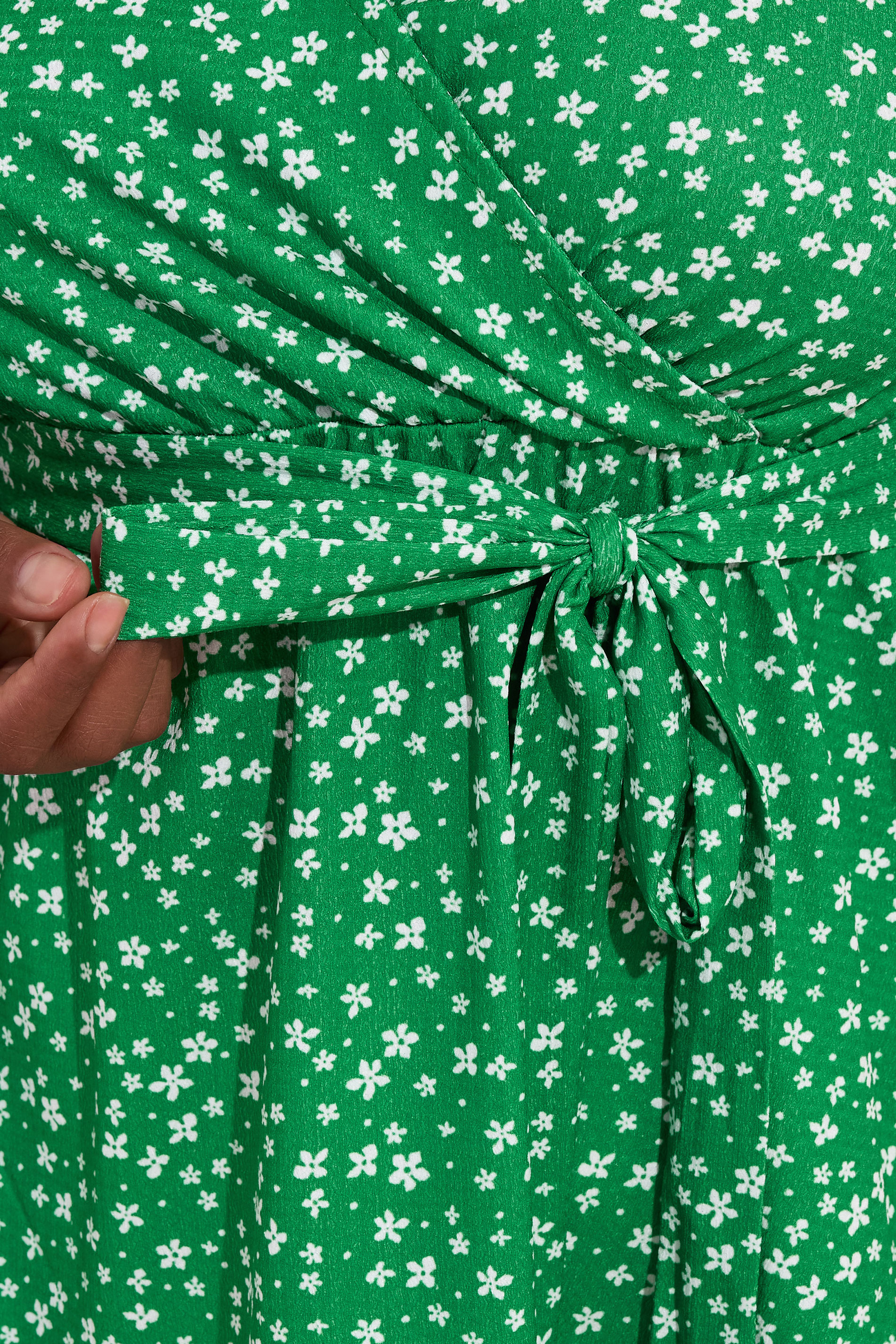 YOURS Plus Size Green Ditsy Floral Print Wrap Top | Yours Clothing 4