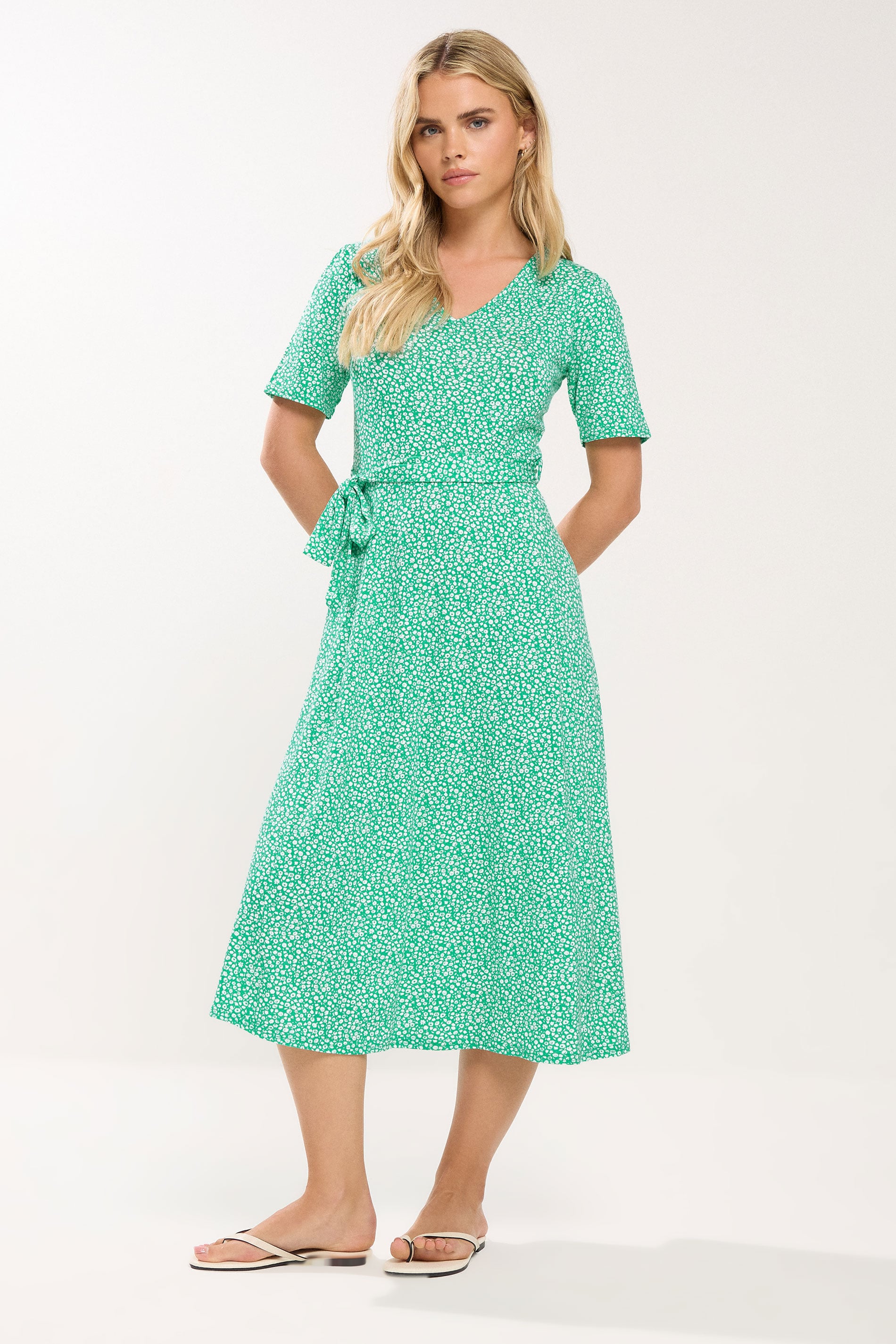 Women's Green M&Co Petites M&Co Petite Ditsy Floral Tie Waist Midi Dress Size 18