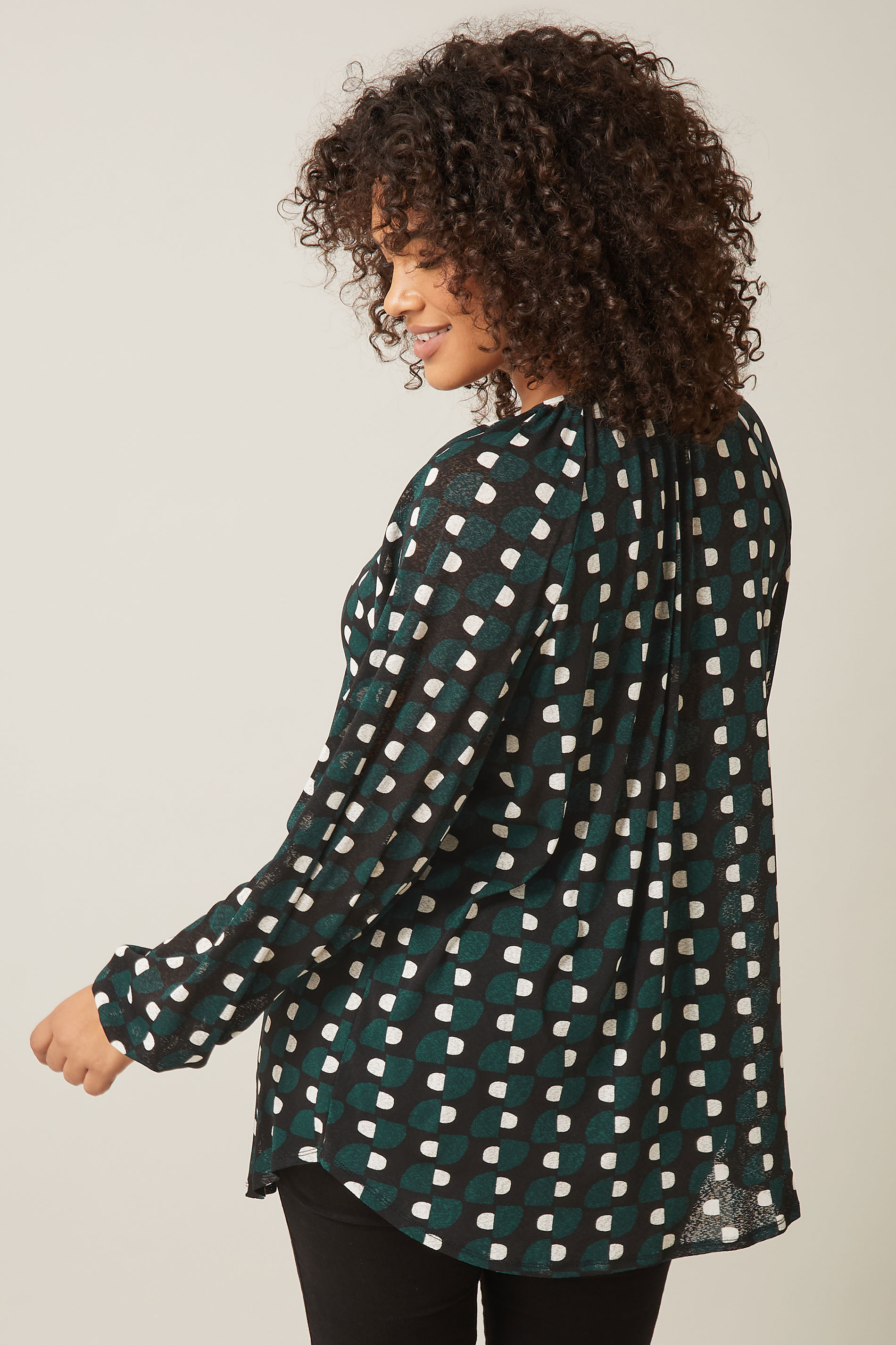 EVANS Plus Size Green Geometric Print Blouse | Evans 2