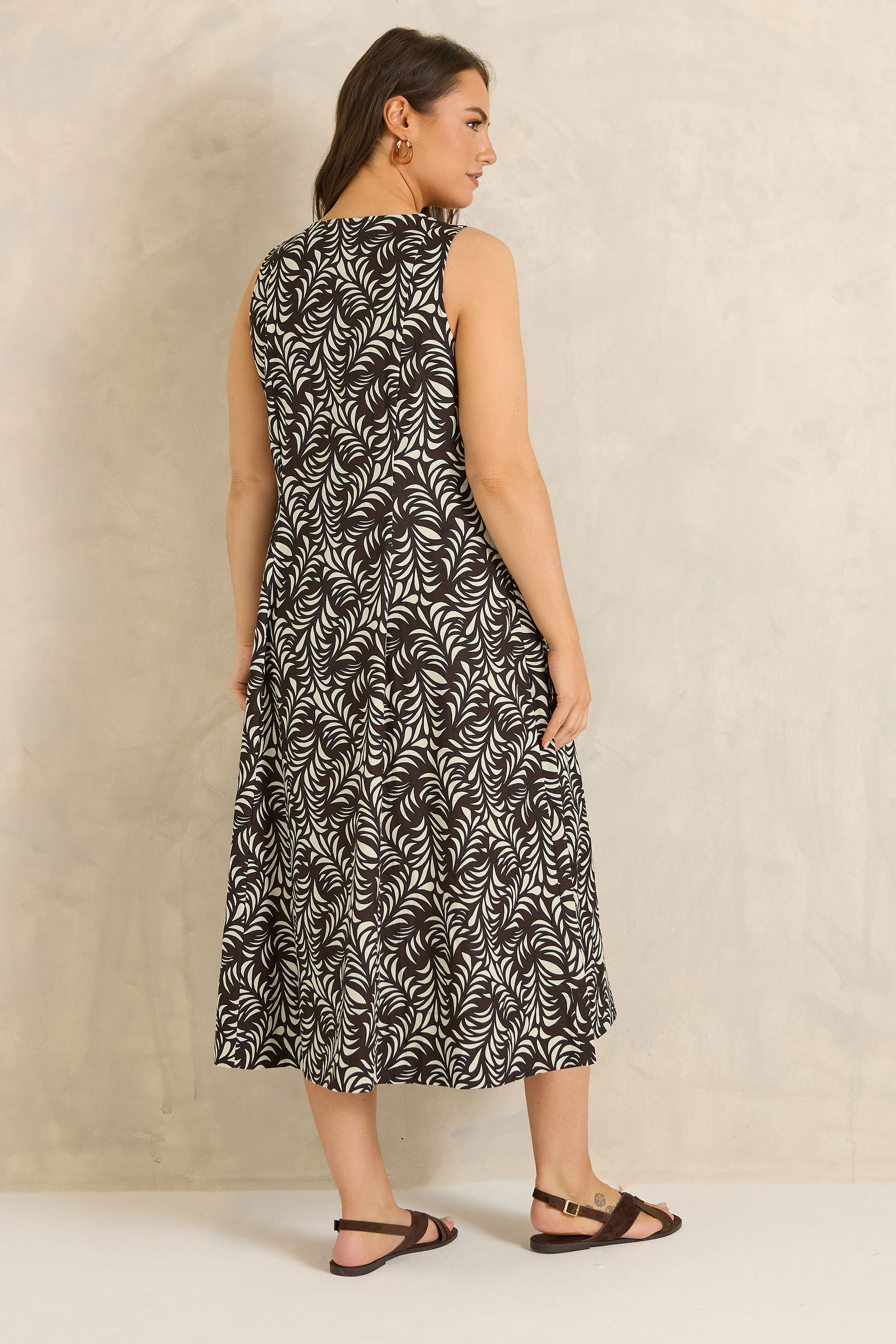 EVANS Plus Size Brown Linen Leaf Print Maxi Dress | Evans 4