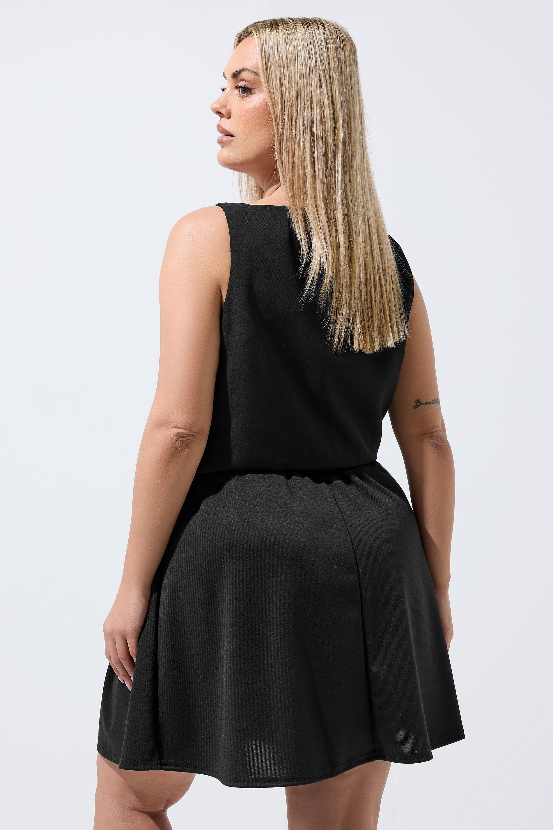 LIMITED COLLECTION Plus Size Black Pleated Skirt | Yours Clothing 2