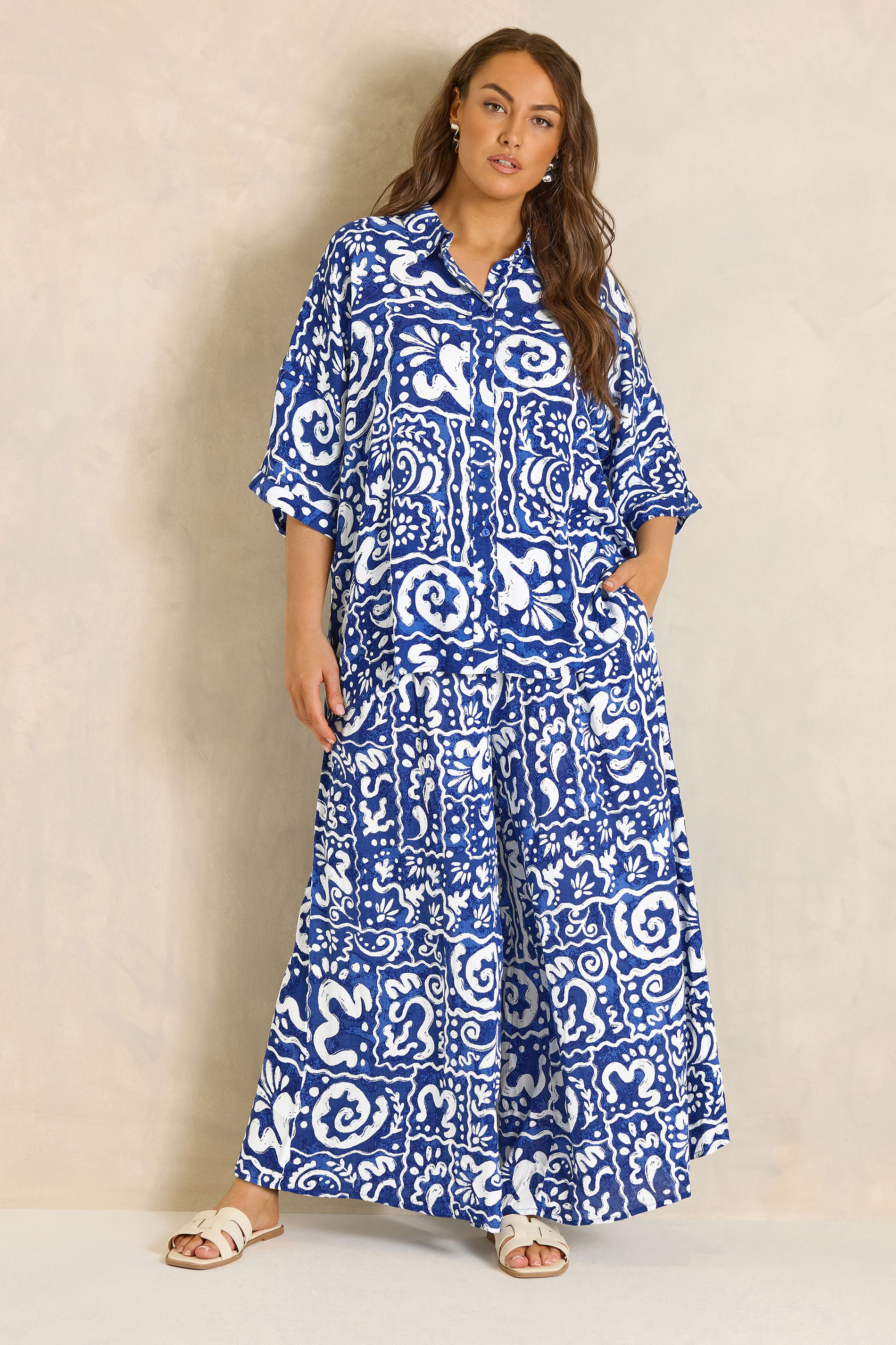 EVANS Plus Size Blue Abstract Print Wide Leg Trouser | Evans 2