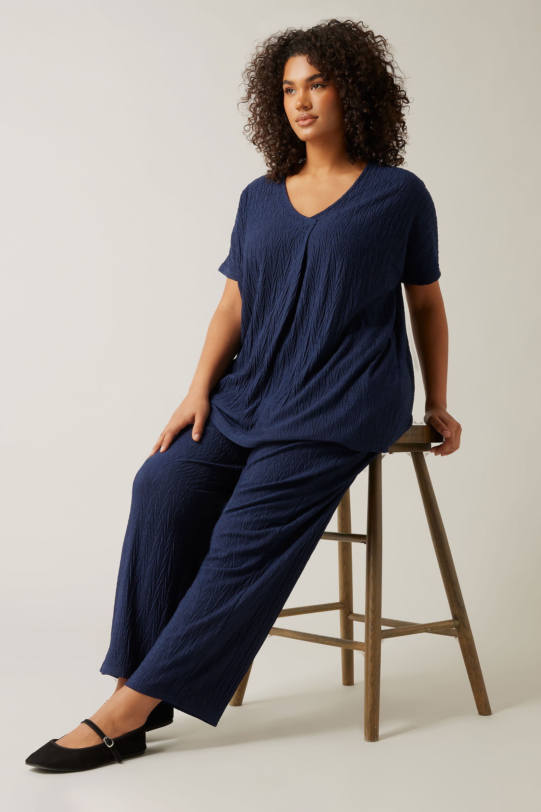 EVANS Plus Size Navy Blue Plisse Wide Leg Trousers | Evans 2