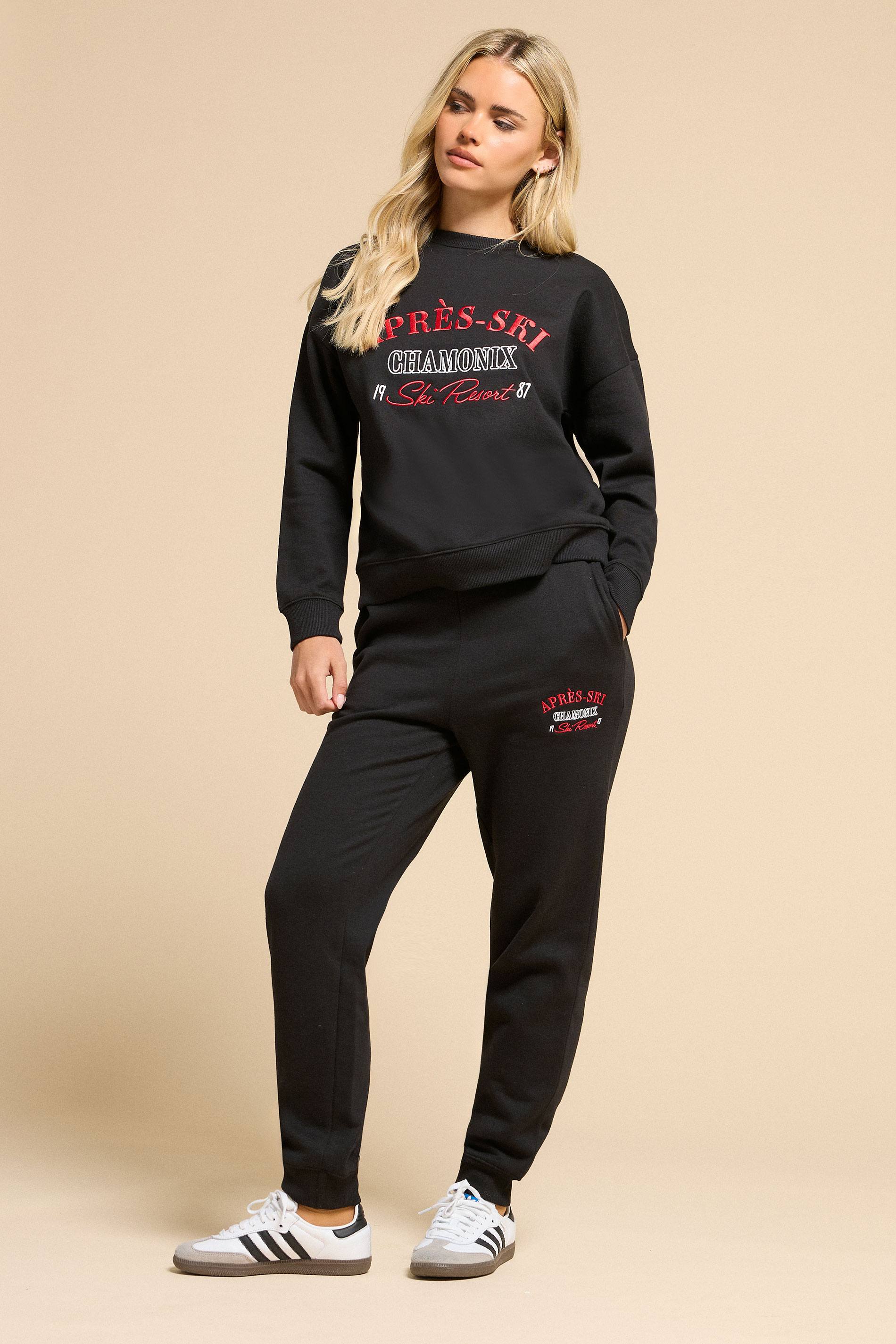 PixieGirl Petite Women's Black 'Apres Ski' Slogan Sweatshirt | PixieGirl 2