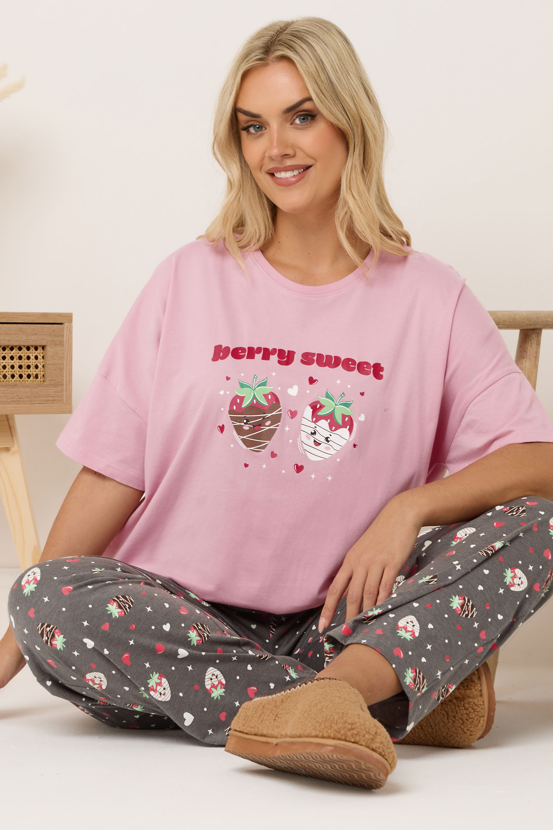 YOURS Plus Size Pink 'Berry Sweet' Wide Leg Pyjama Set | Yours Clothing 3