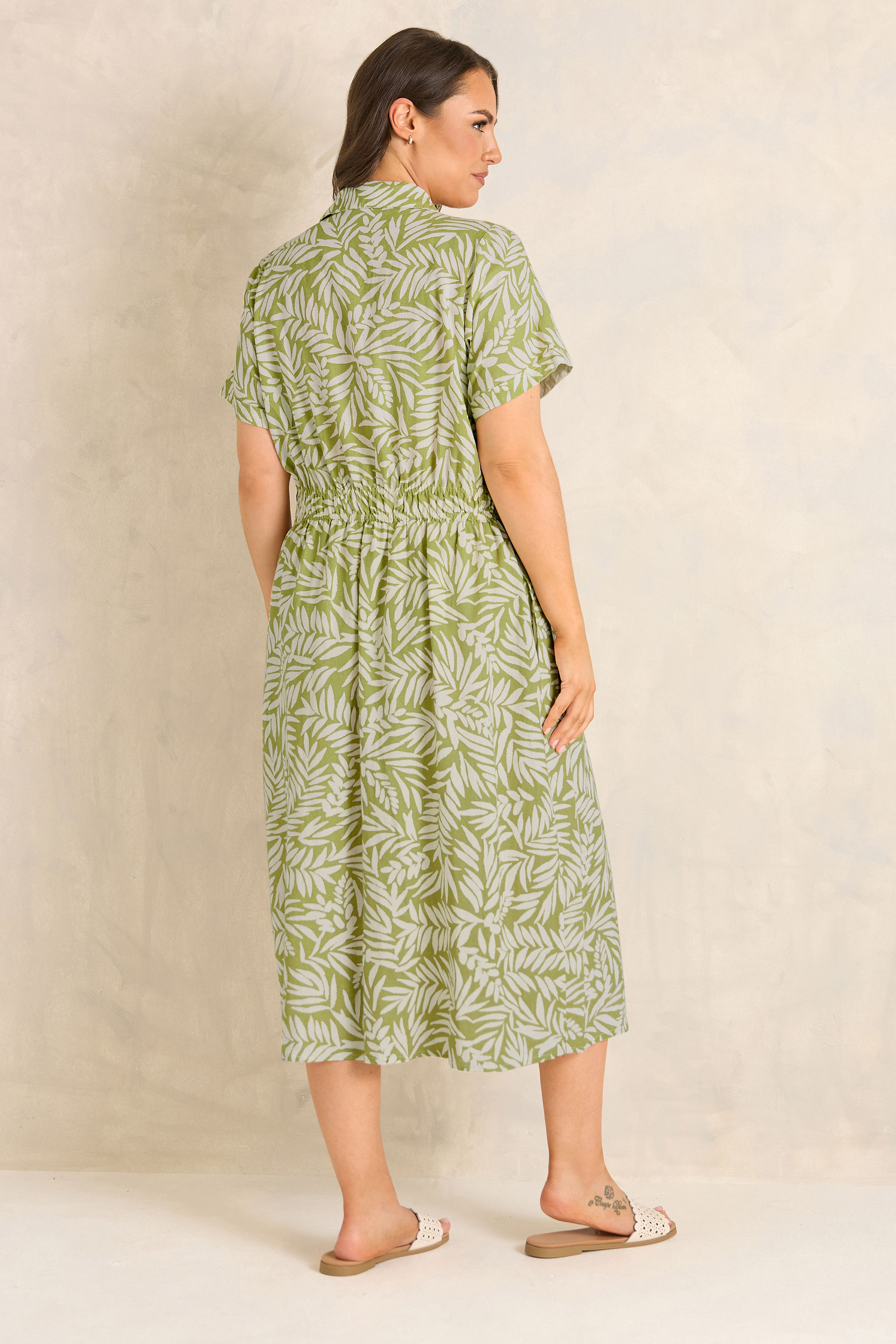 EVANS Plus Size Green Leaf Print Shirred Waist Midi Linen Dress | Evans 4